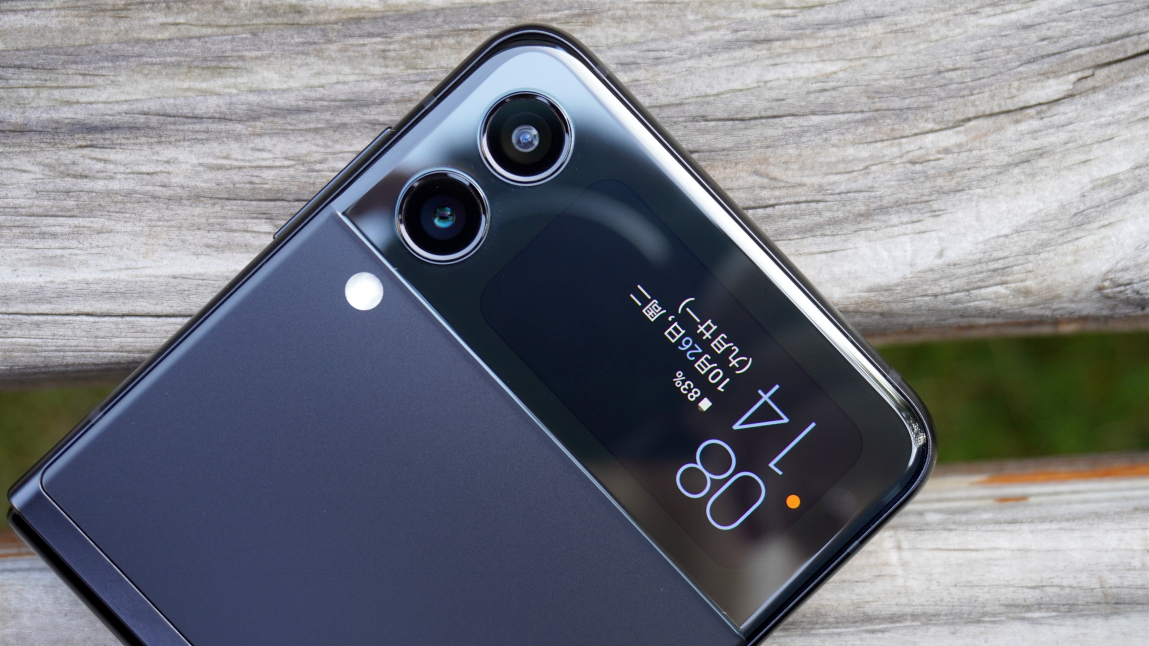 三星galaxy z flip3陨石海岸配色随手拍种草图赏: 今年最拉风的手机