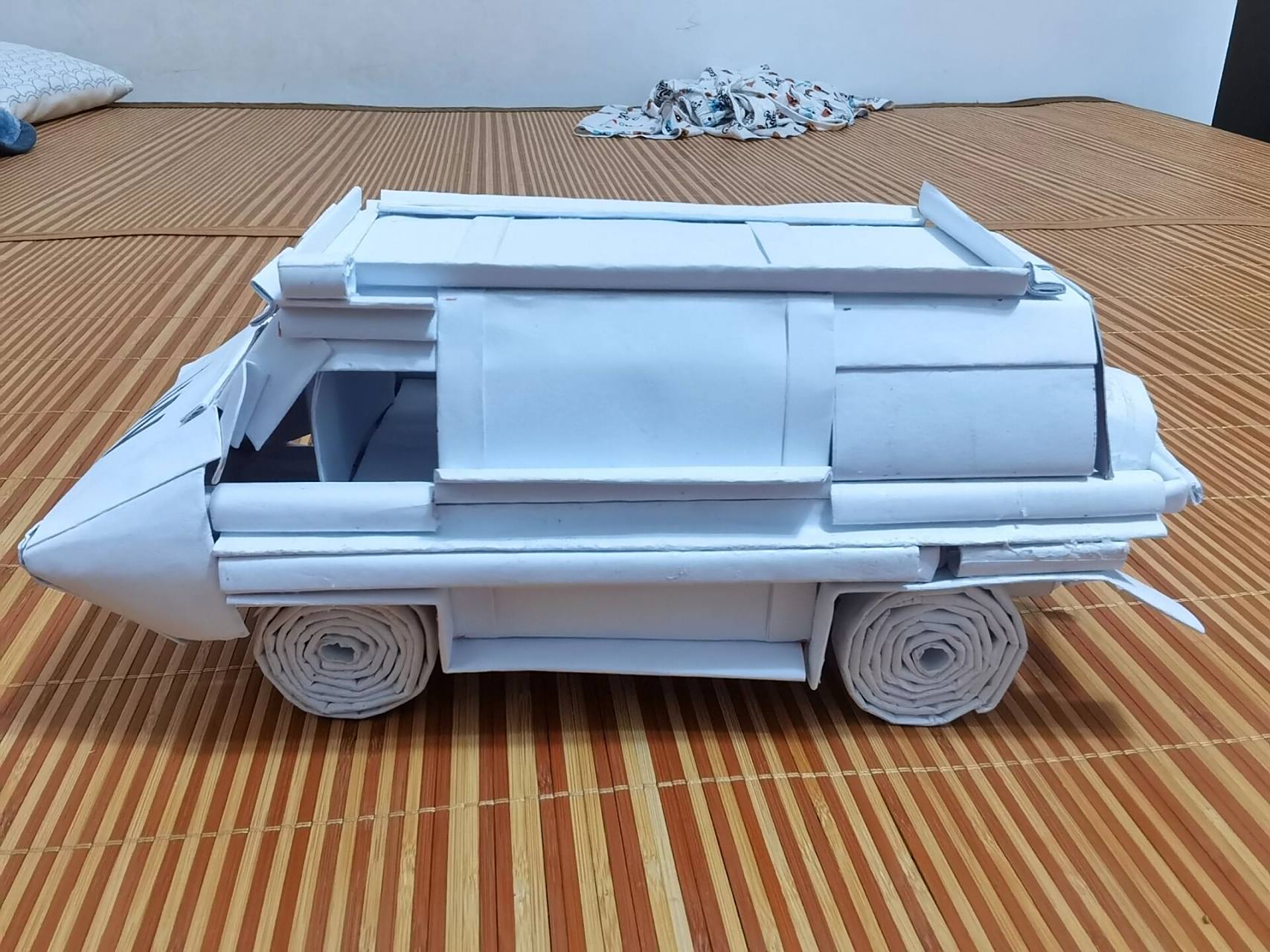 因为最近儿子喜欢上小红书做手工,他看中了纸星人做的这个装甲车,所以