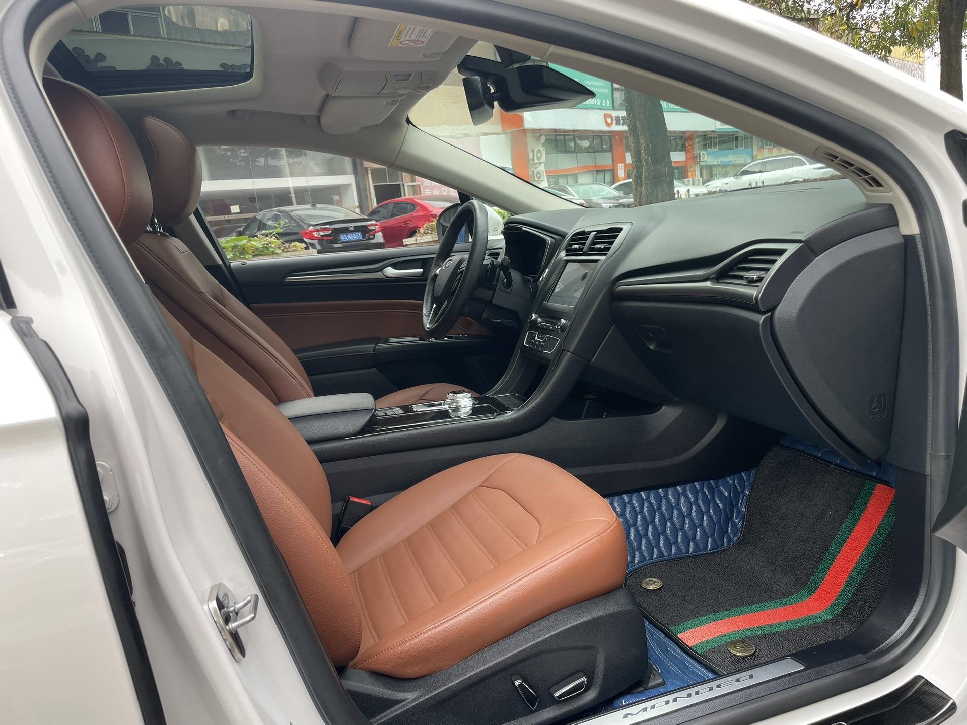 福特 蒙迪欧 2018款 ecoboost 200 cognac特别版 2018年9月上牌 8万多