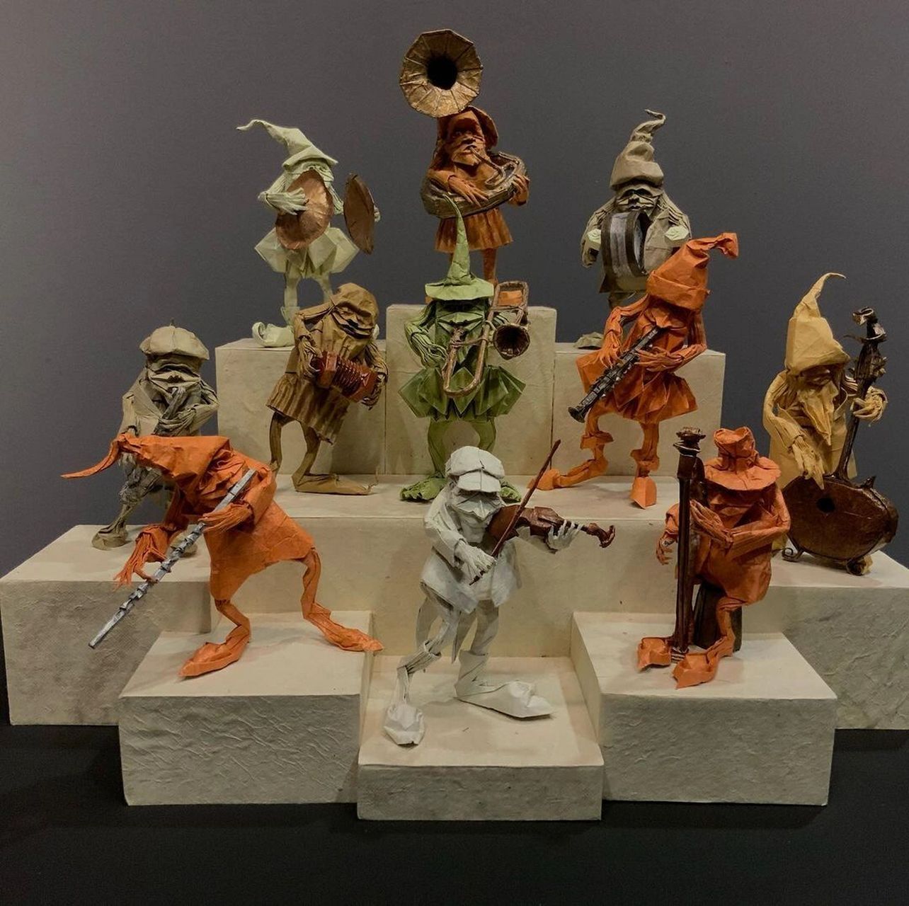 作品分享 艺术家:eric joisel 	 世界级折纸大师作品欣赏 乐队,蜗牛