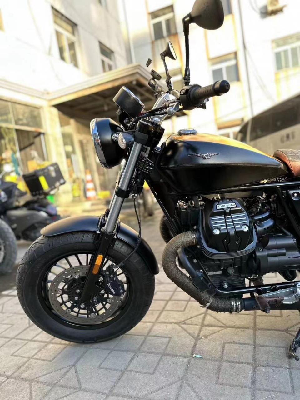 纯进口 英式复古bobber 排量850 行驶13000公里前后原厂轮胎 个人一手