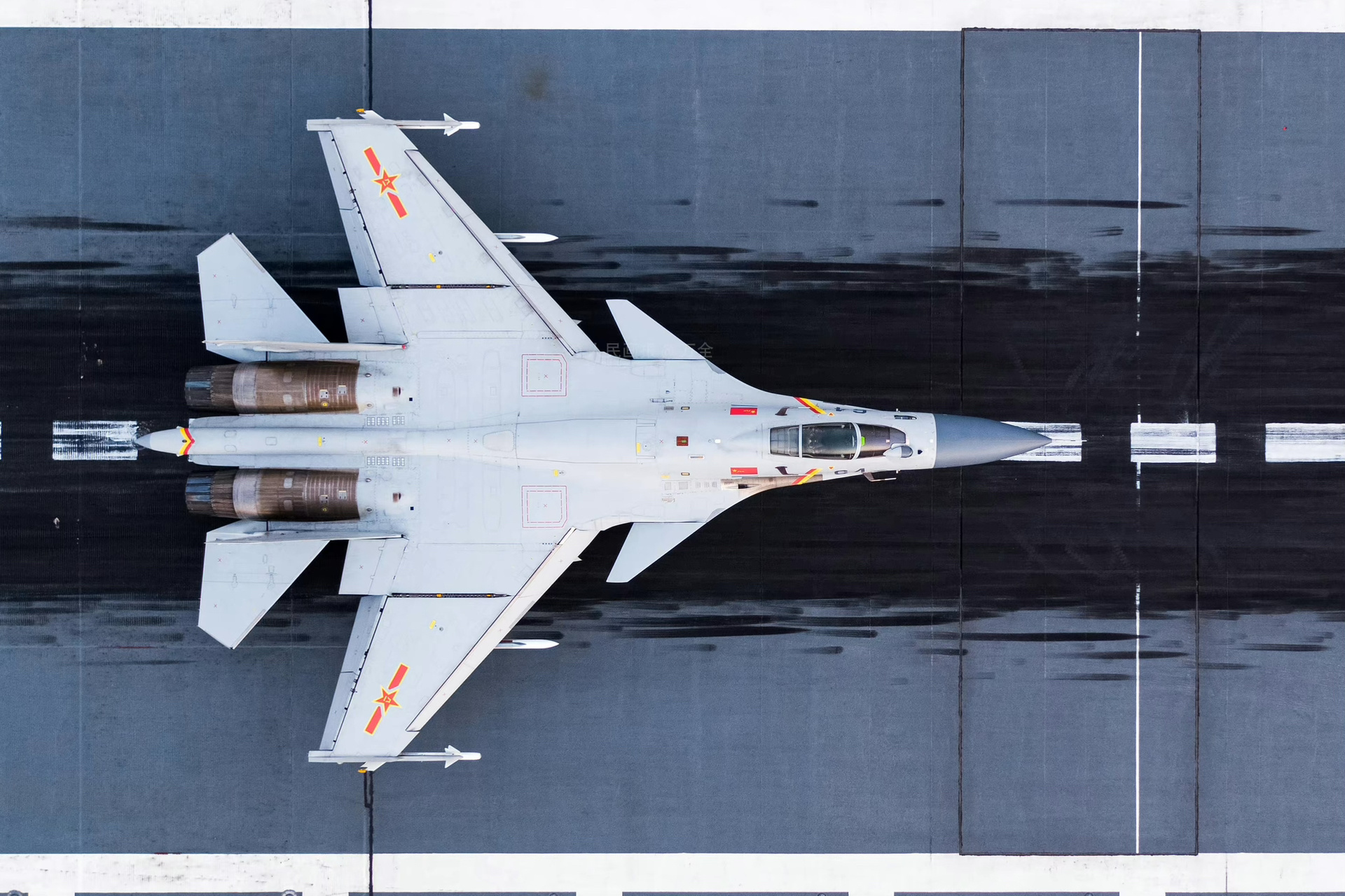 中国海军舰载机 歼15 | 绰号:飞鲨9899 辽宁舰与山东舰上的可折叠