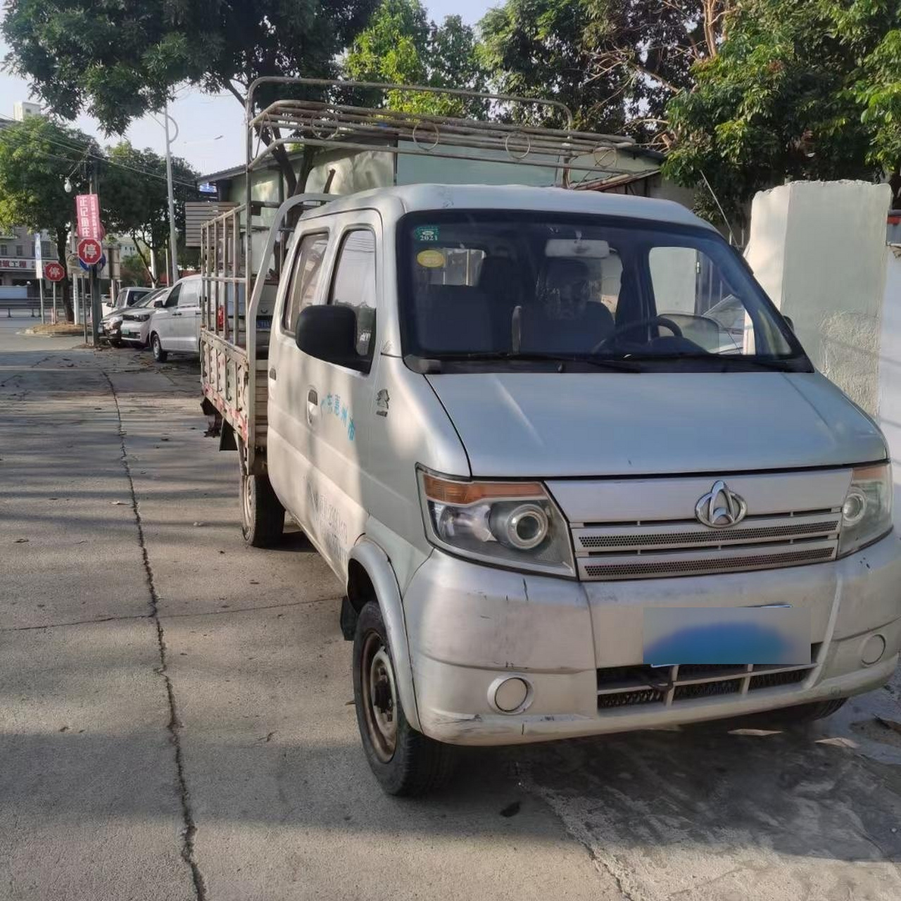 13年长安神骐双排高栏平板小货车,1.