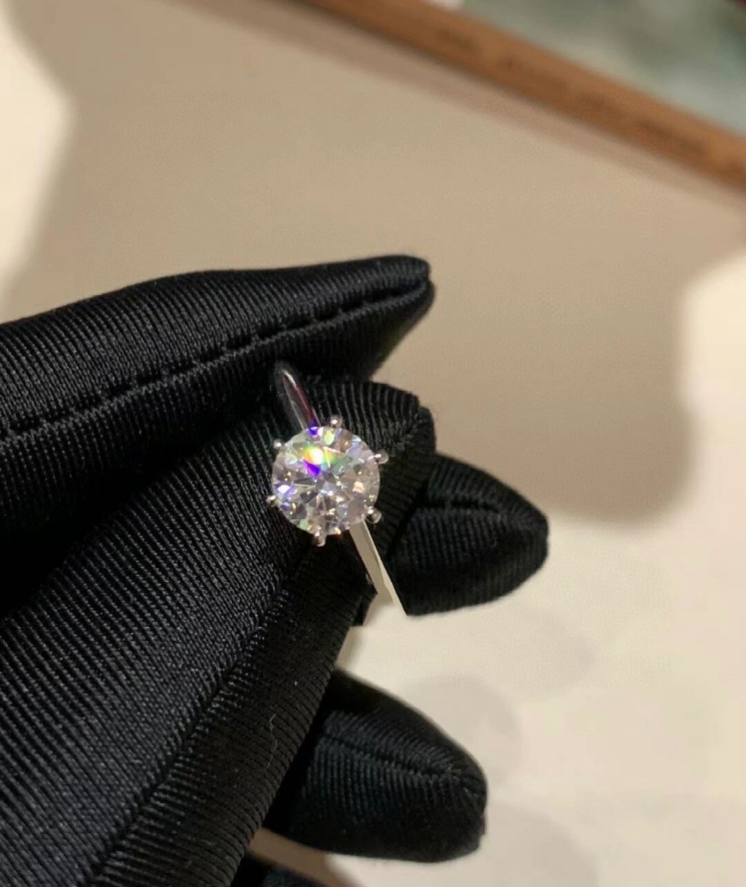 蒂芙尼·钻戒 主石一克拉96t家六爪,婚戒78151卡钻石 tiffany