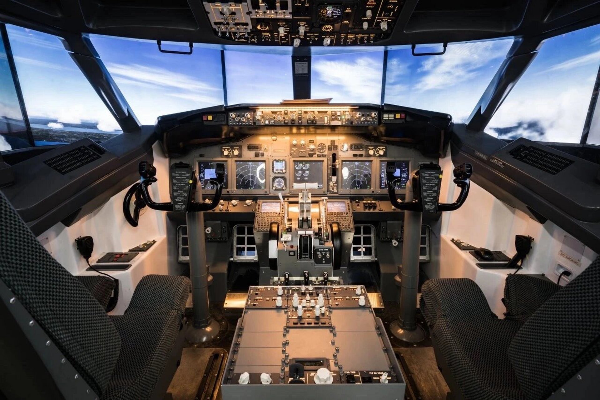 丰富多彩的驾驶舱61揭秘波音737-800驾驶舱2 【p1面板讲解】 主飞行