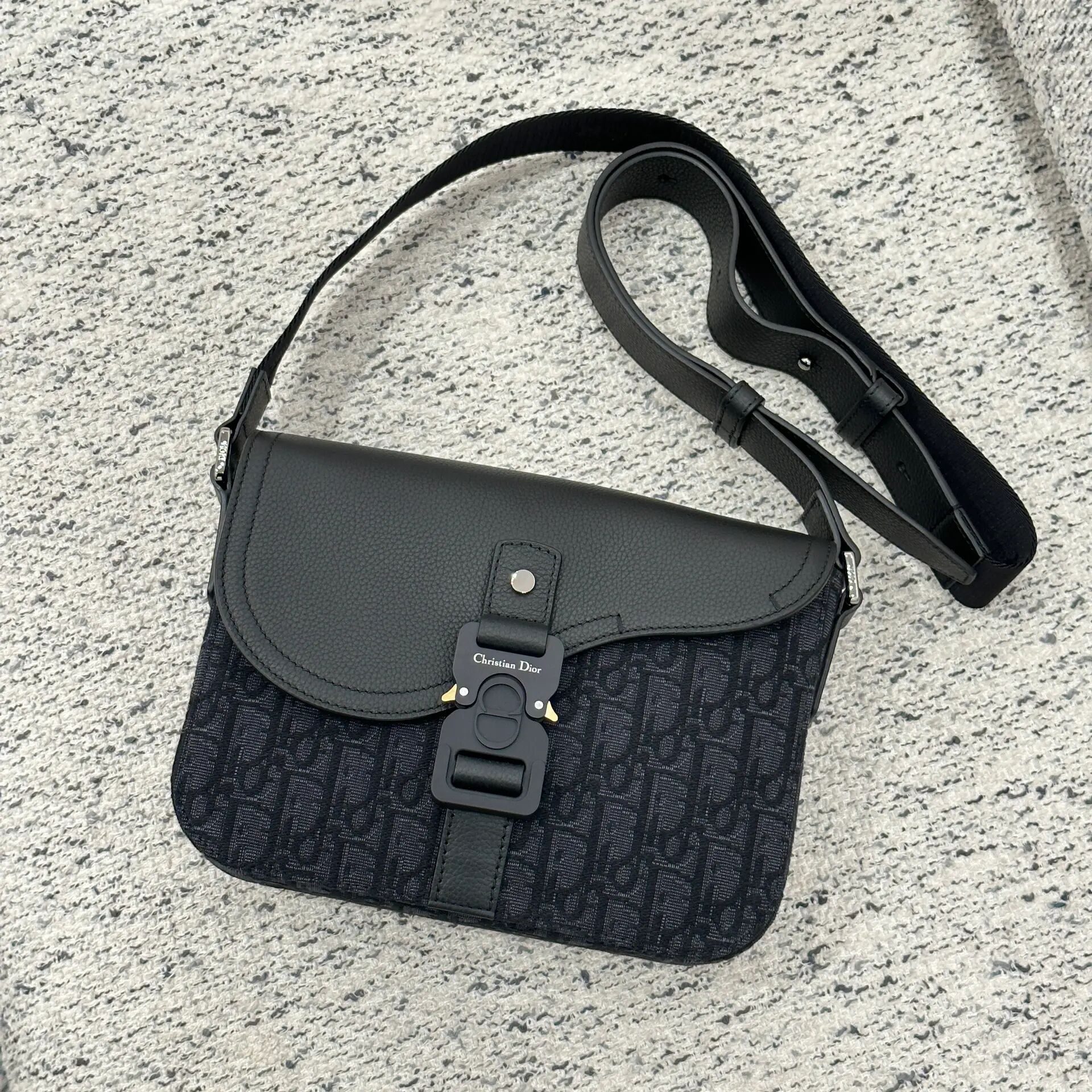 dior新颜色信使包