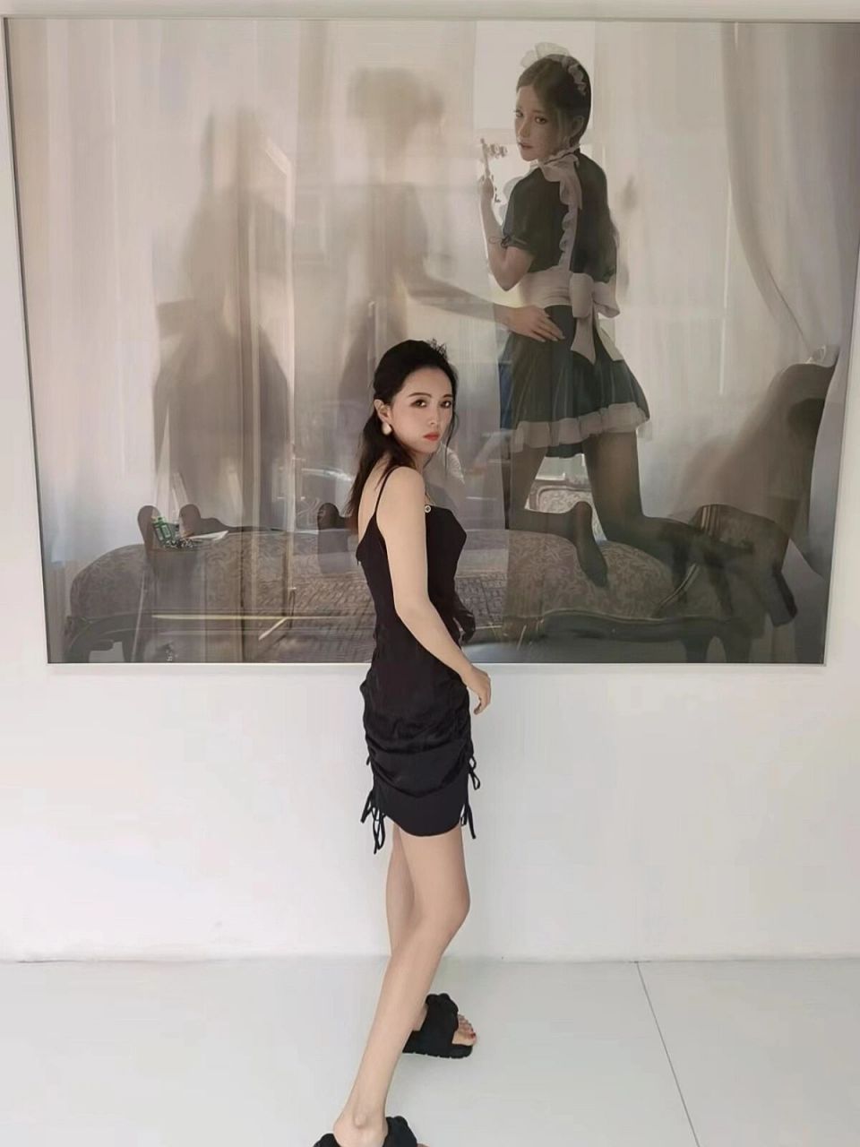 不能带男朋友来的展 loull经典女仆黑丝系 凭借超写实的手法和让人