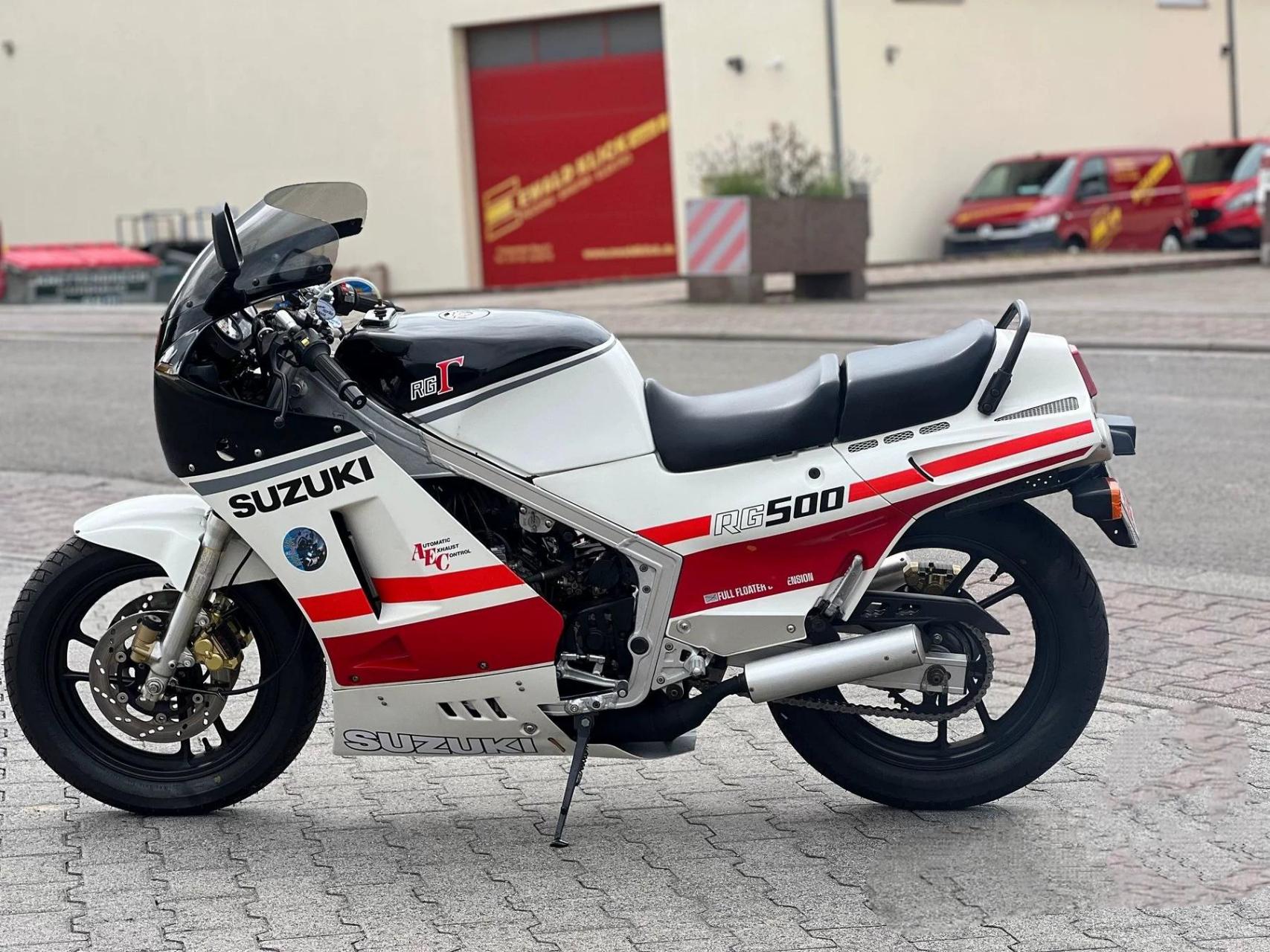 suzuki rg500.
