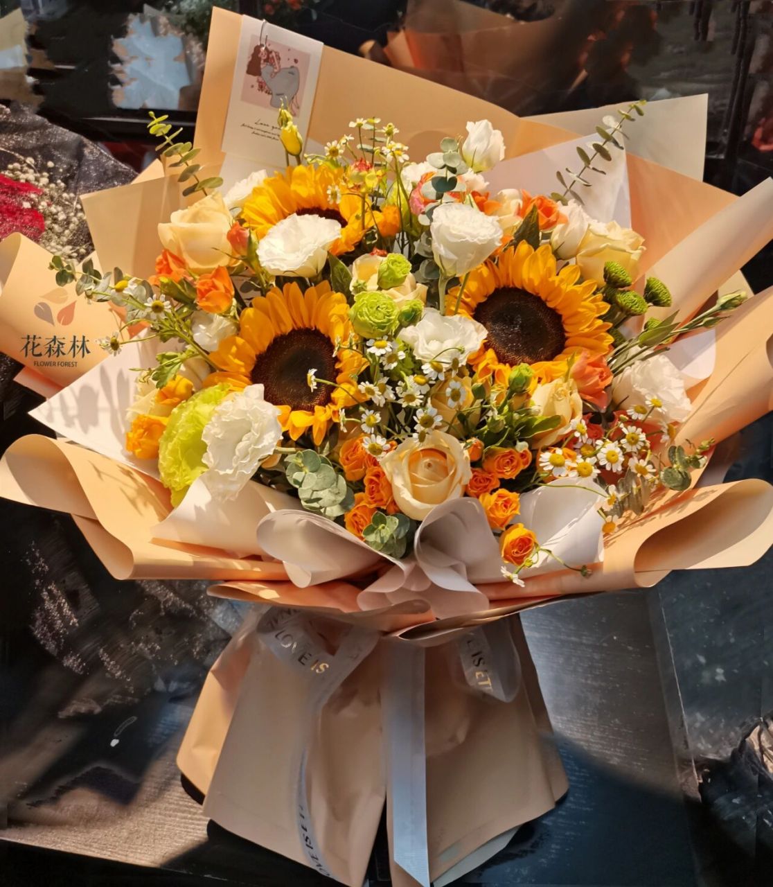 向日葵香槟搭配         向日葵香槟混搭 向日葵香槟花束的含义 1