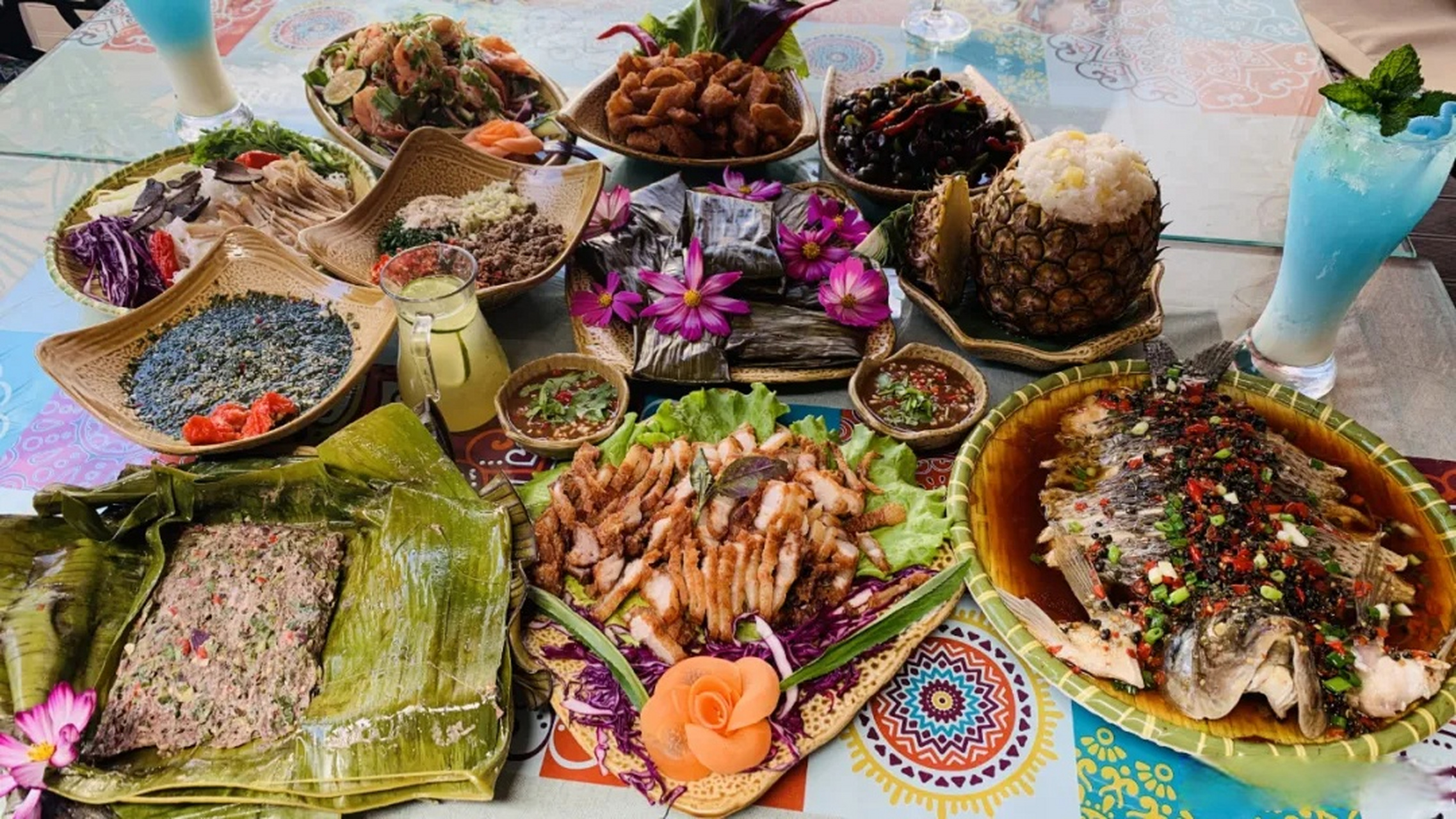 美食说 腾冲傣味极富有民族特色,所谓绿者都是菜,动者皆为肉,傣家人