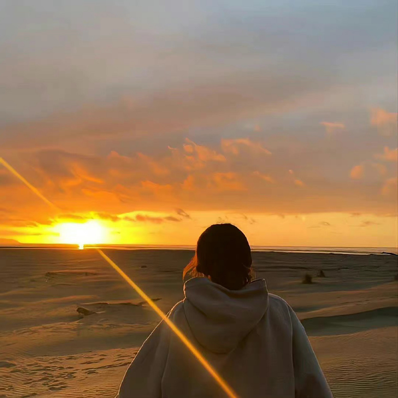 氛围感女生背景微信头像ins风高冷 女生头像