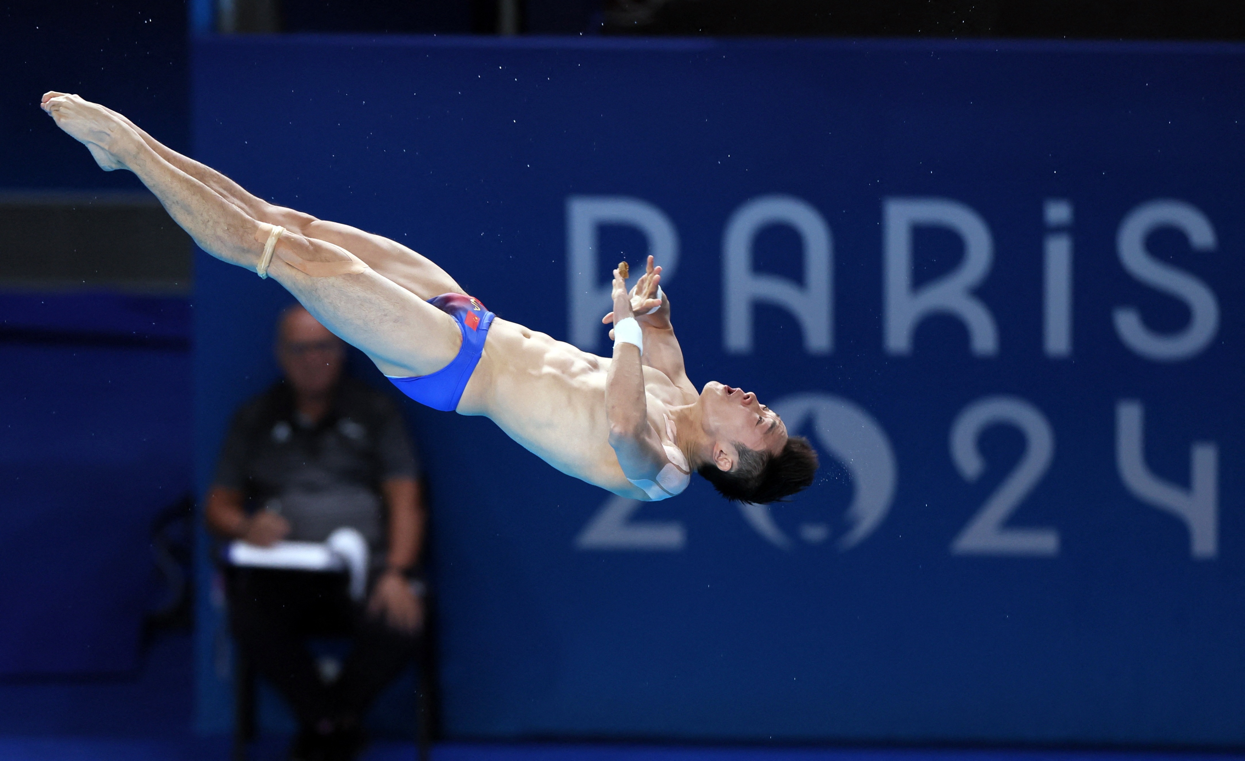 男子10米跳台跳水半决赛:曹缘,杨昊分列前二晋级决赛!