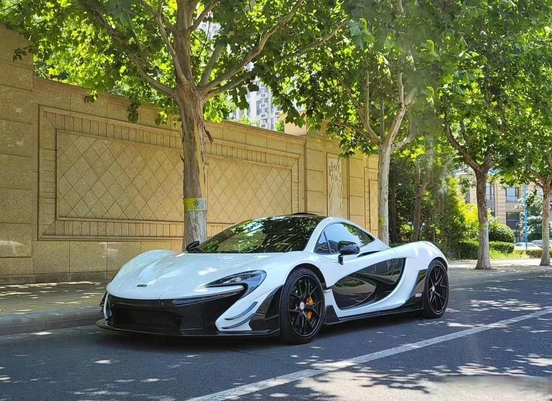 豪车超跑# 迈凯轮p1,三神车之一!现在价格貌似不是那么坚挺了[三]