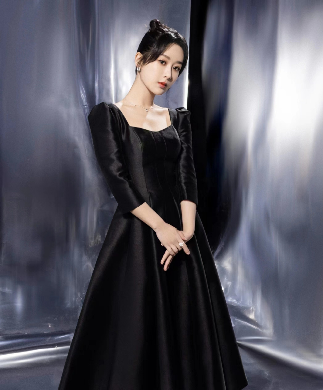 杨紫黑色公主裙