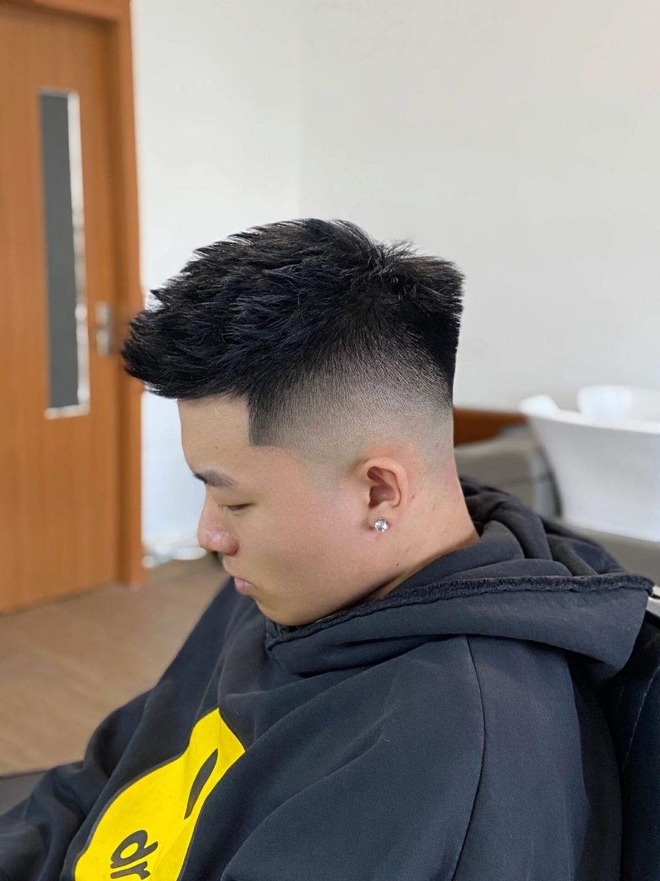 前刺发型    修剪好回家随意抓
