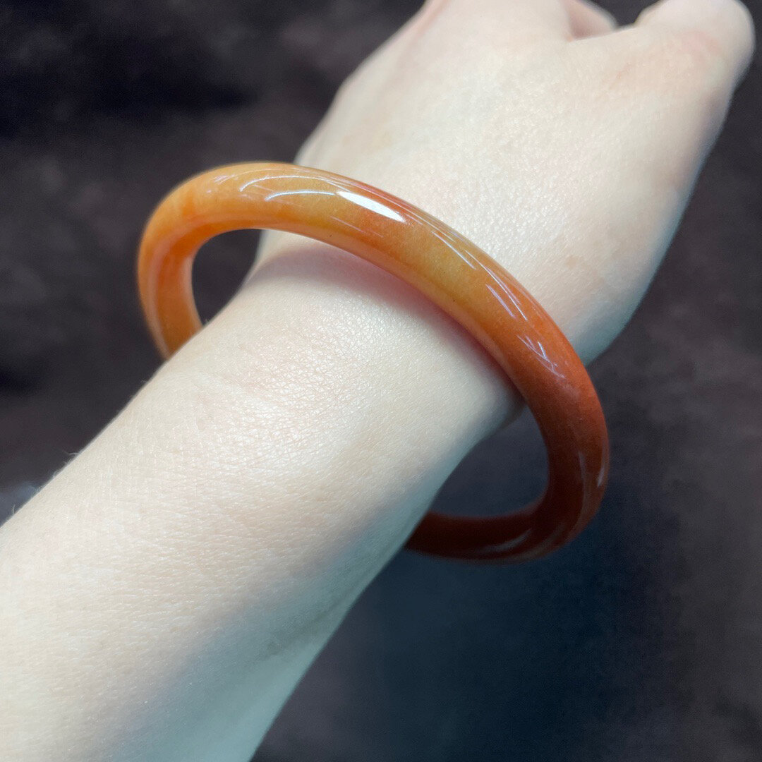 天然新疆克拉玛依金丝玉彩玉手镯纯天然,无优化,色彩艳丽,明媚美丽,圈