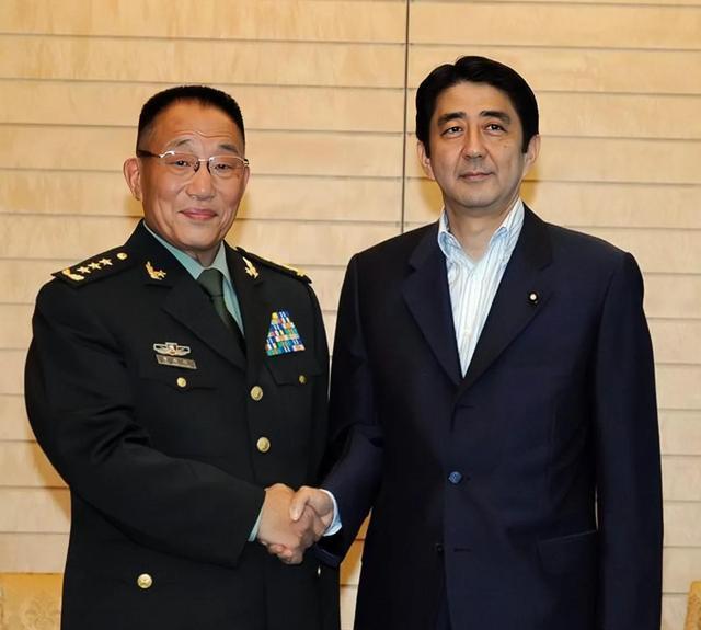 两位前国防部长曹刚川和梁光烈,都是强硬派,对台湾问题态度坚决