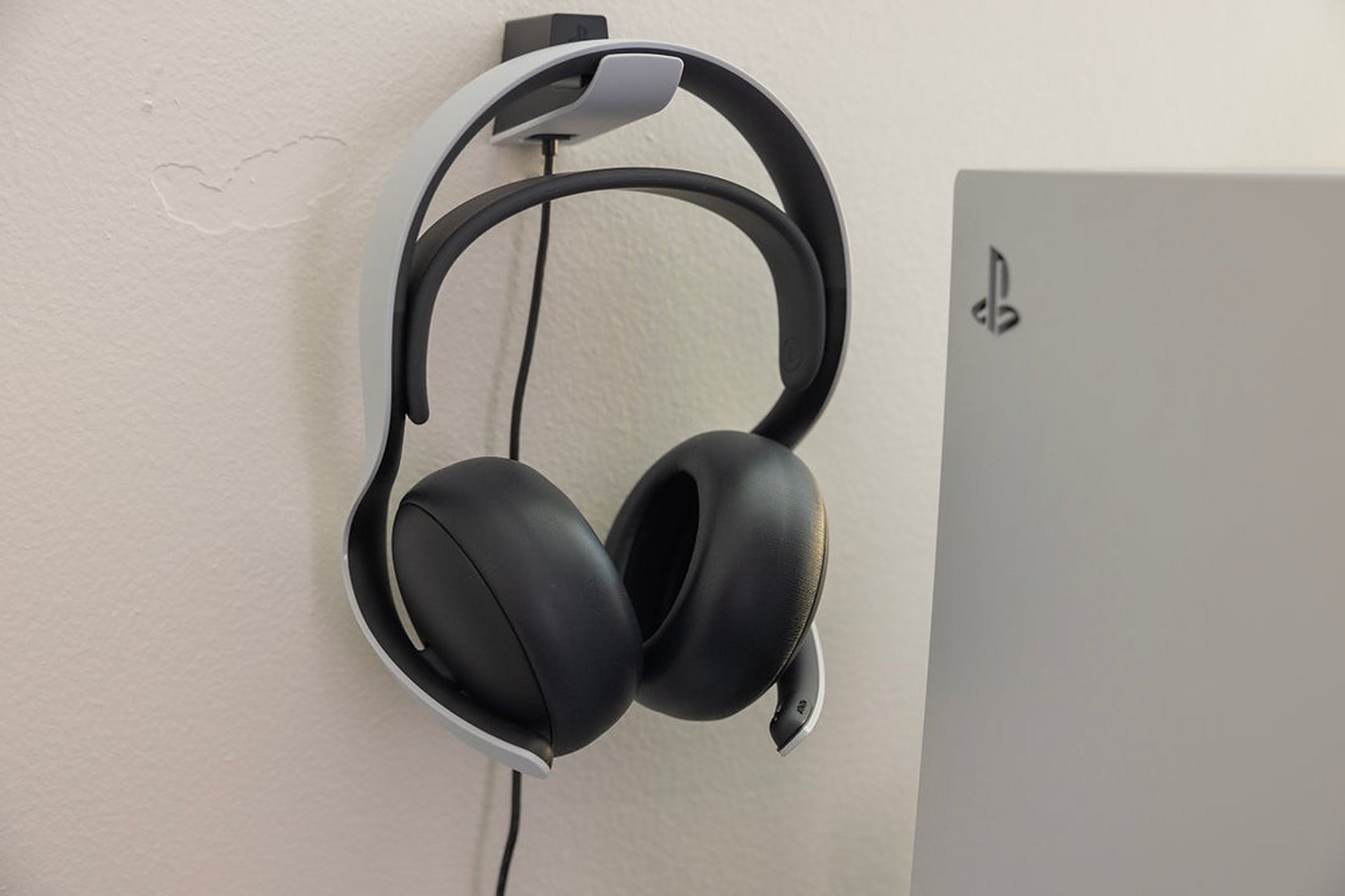 评测者给出了9分的高度好评,称其是最好的索尼第一方耳机