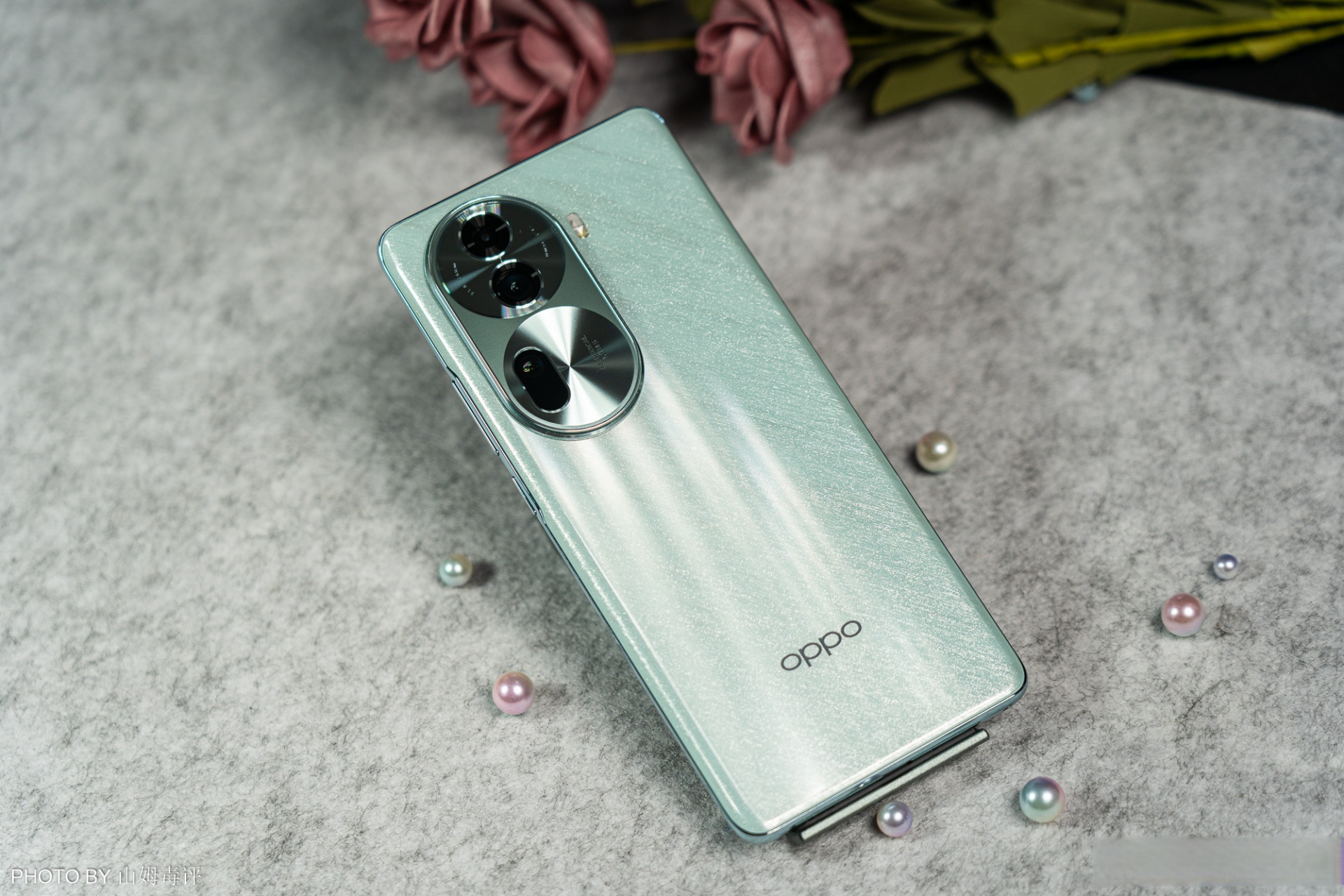 刚发布的oppo reno11 开箱图赏~~~这个颜值还不错吧!
