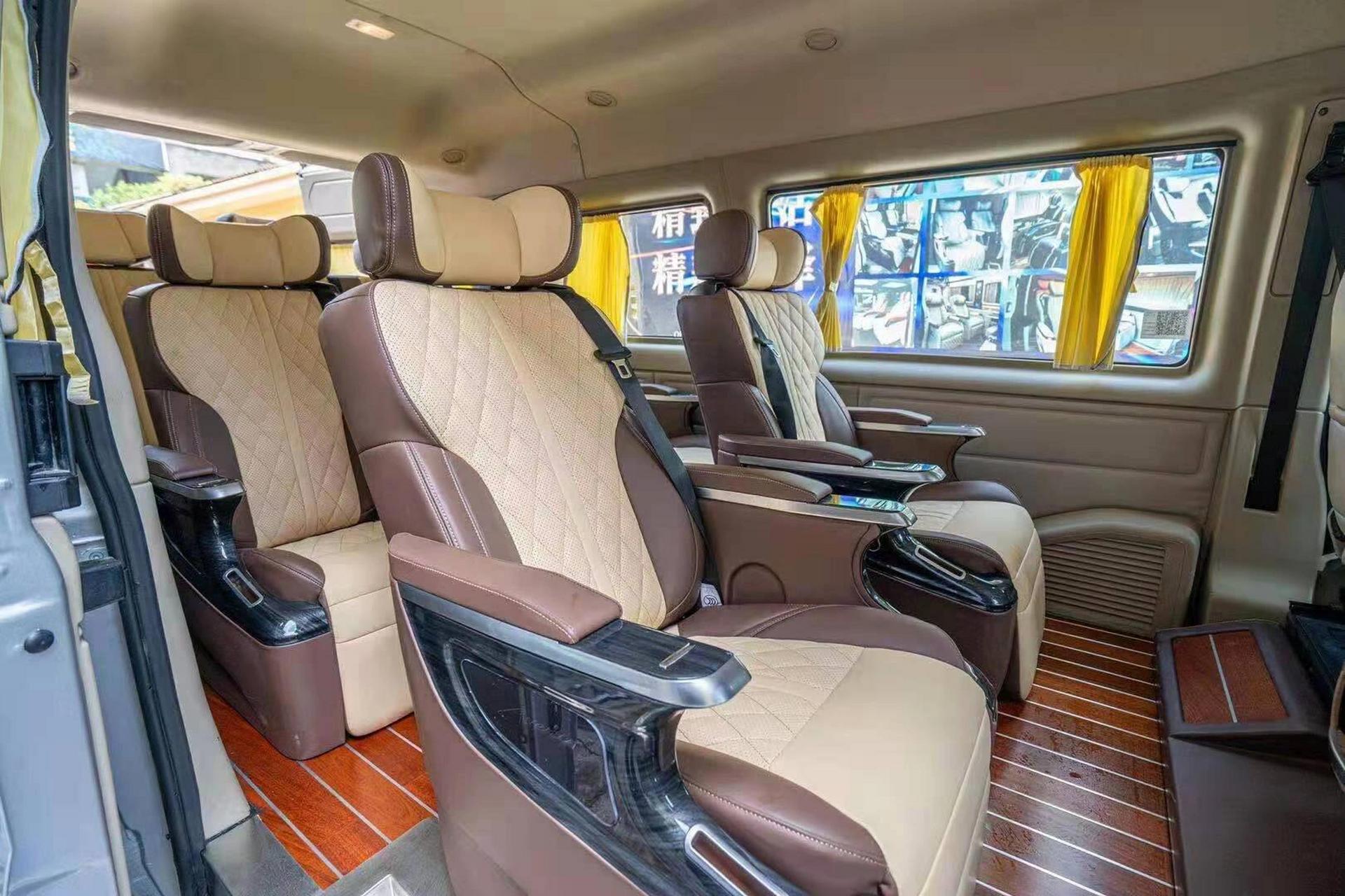 7座别克商务车 九座豪华保姆车 第一天成都出发到都江堰或者熊猫