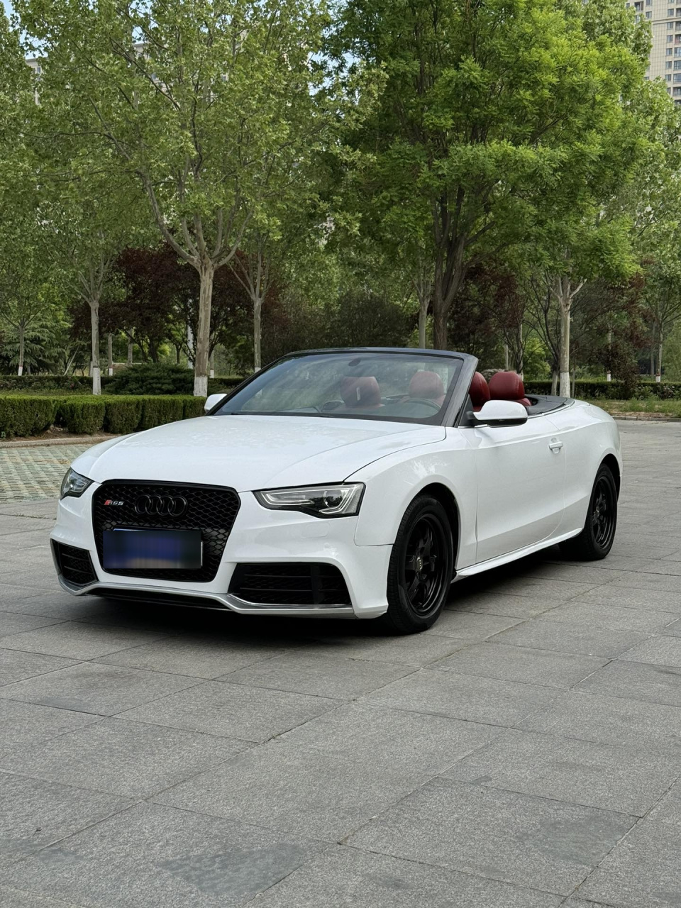 纯进口奥迪a5软顶敞篷跑车,完美升级14款,两门四座,新车落地六十多万