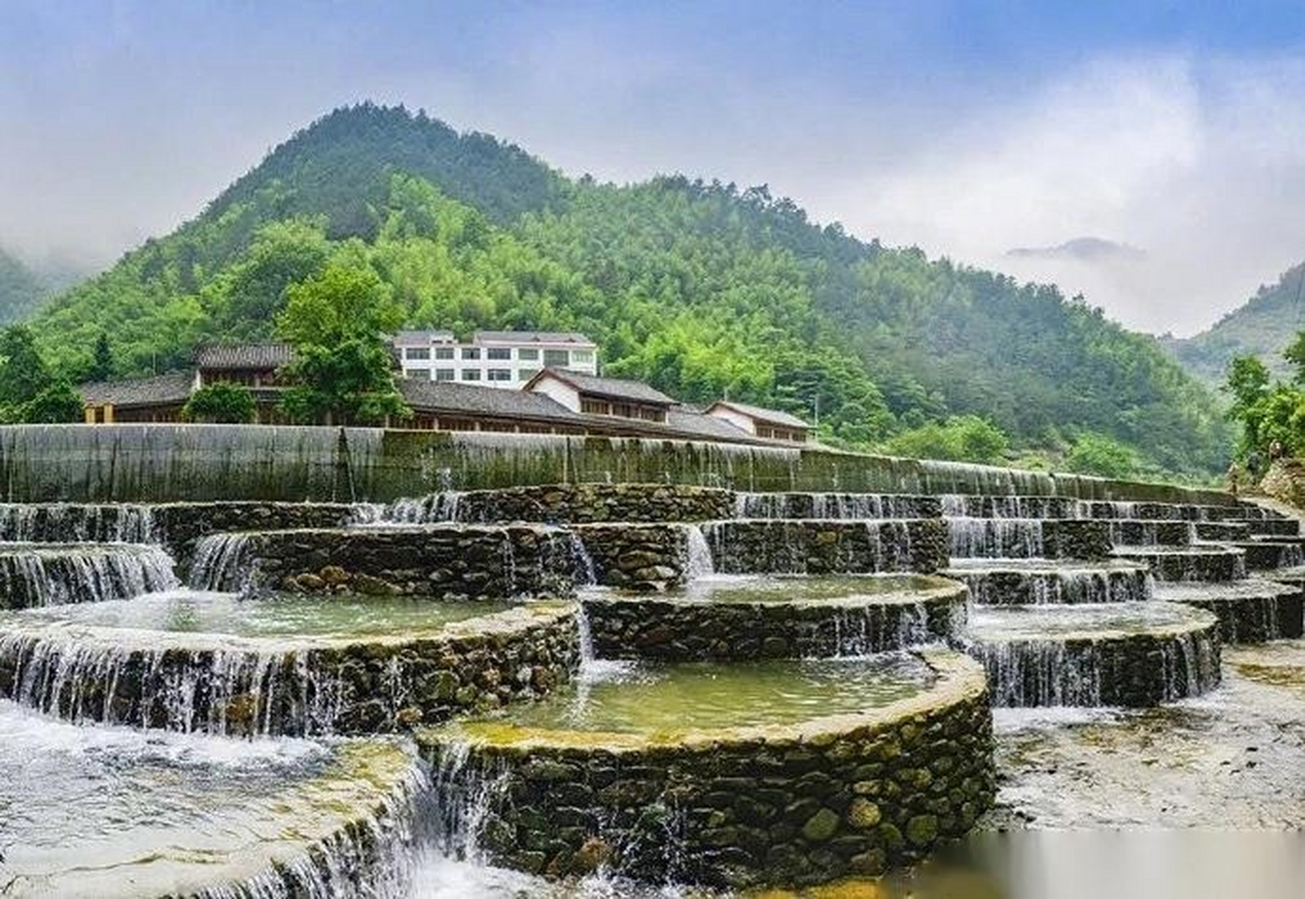 最美古村—水口村 水口村位于温州平阳县西北部,自怀溪镇逆溪而上,往