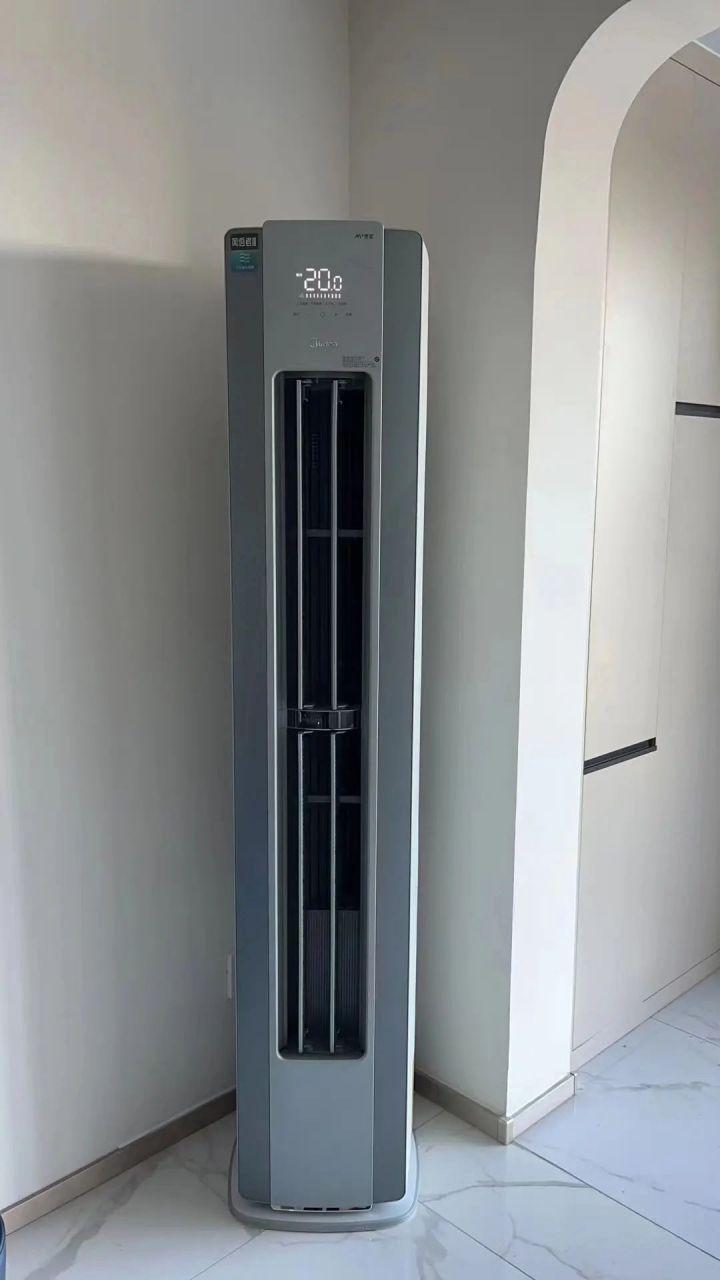 美的风语者3代f1-1柜机 引领99大冷量 99无风感99时代91