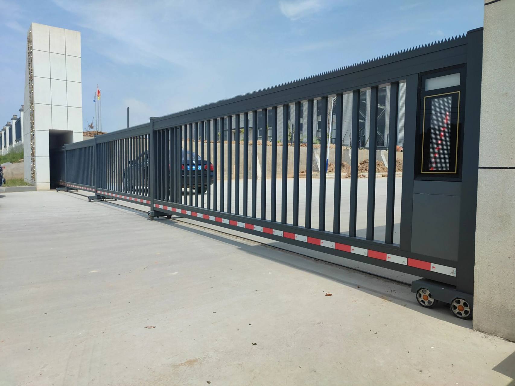 铝合金段滑门 豪华电动段滑门源头厂家,价格实惠,质量保证,适用于厂区