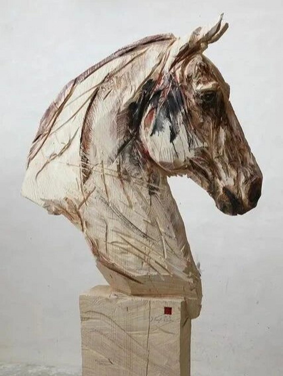 木雕《马》 jürgen lingl-rebetez,1971年8月21日出生在巴伐利亚州.