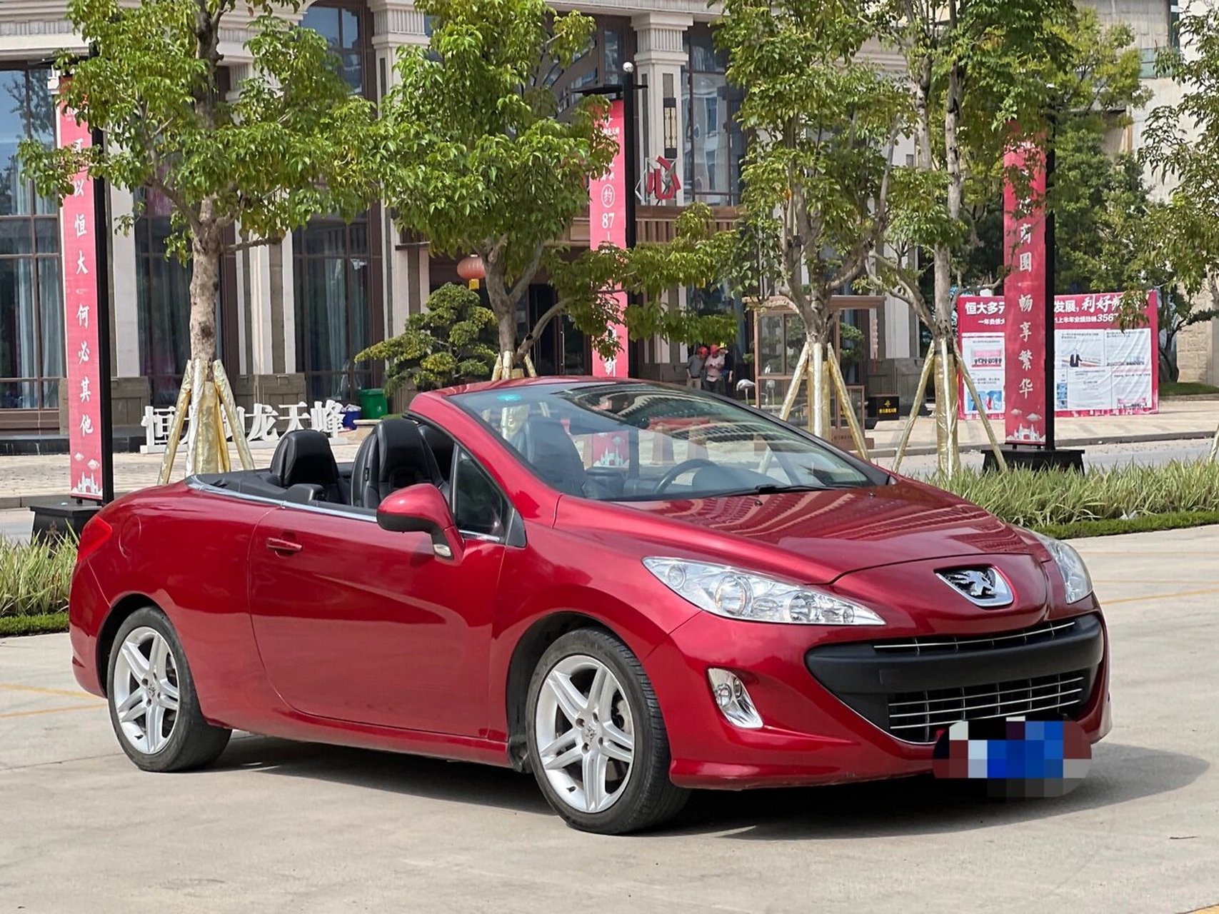 标致308cc敞篷跑车 92拿下11年7月标志308cc  1.