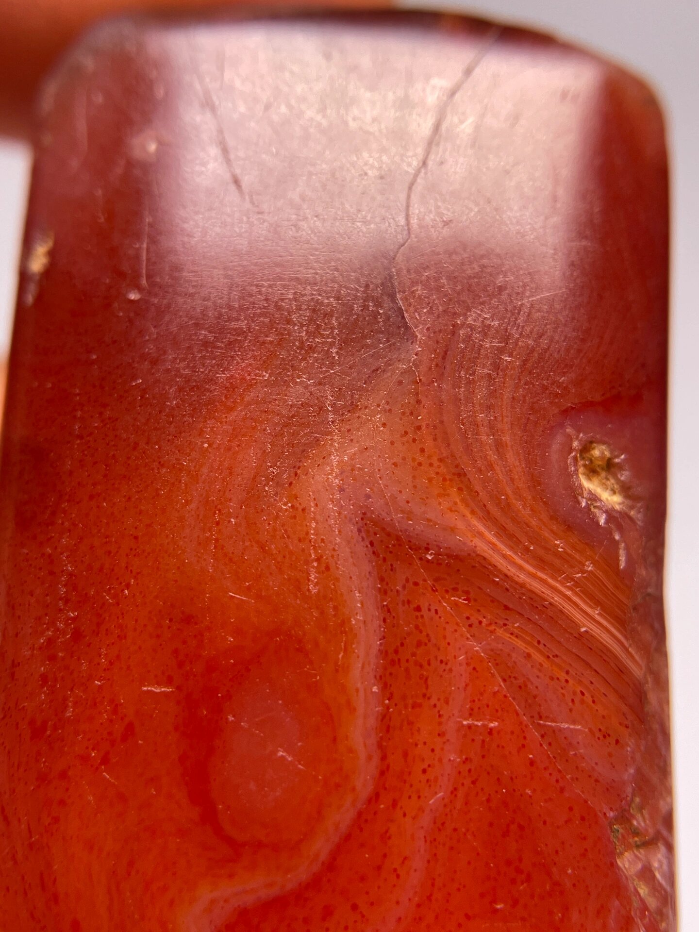 满朱砂的汉代玛瑙板珠