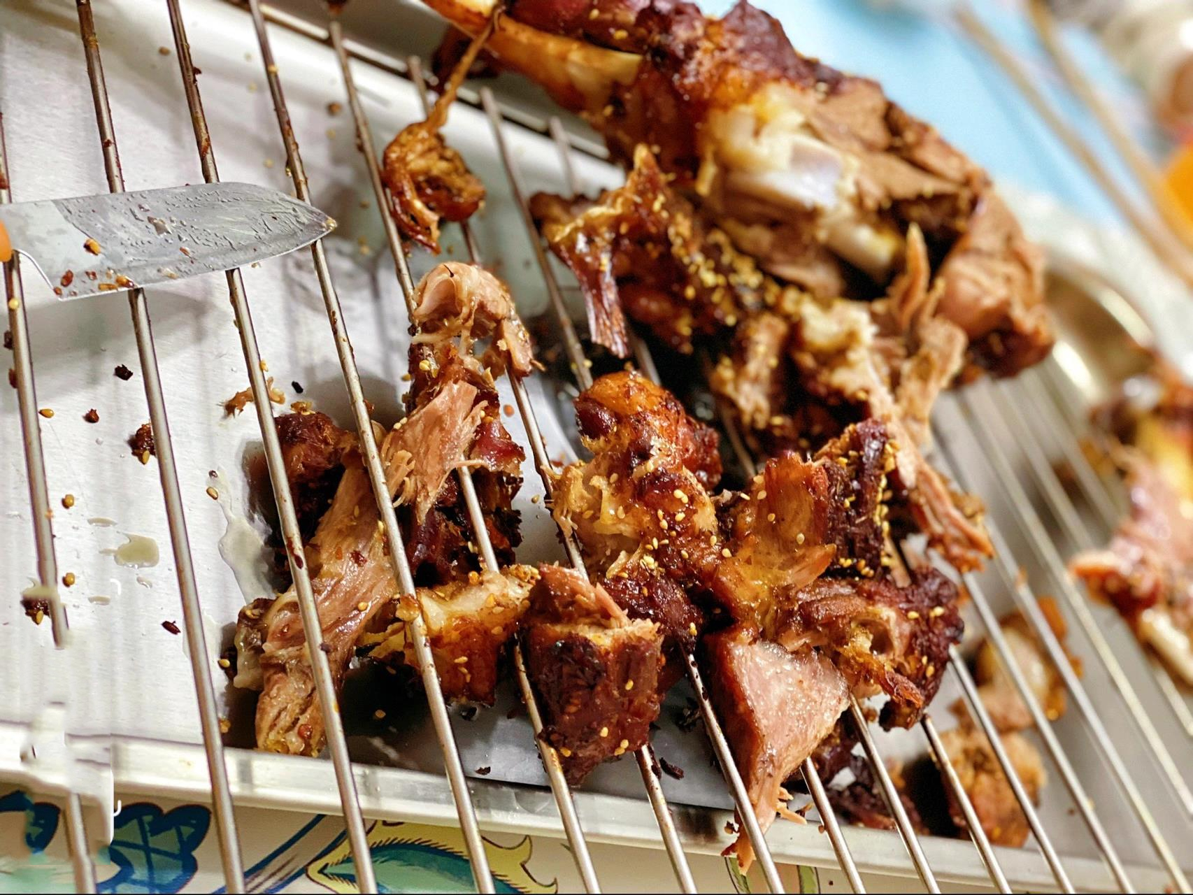 家用烤箱版 锡纸烤羊腿 来点冰镇啤酒, 大口吃肉,大口喝酒 入秋的第一