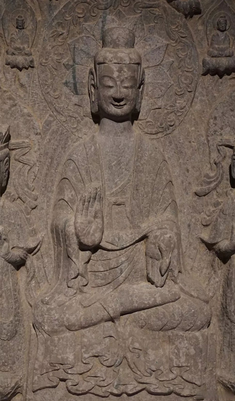 北魏佛像太美了,笑容亲切,造像还明显有犍陀罗气质,古朴大气!