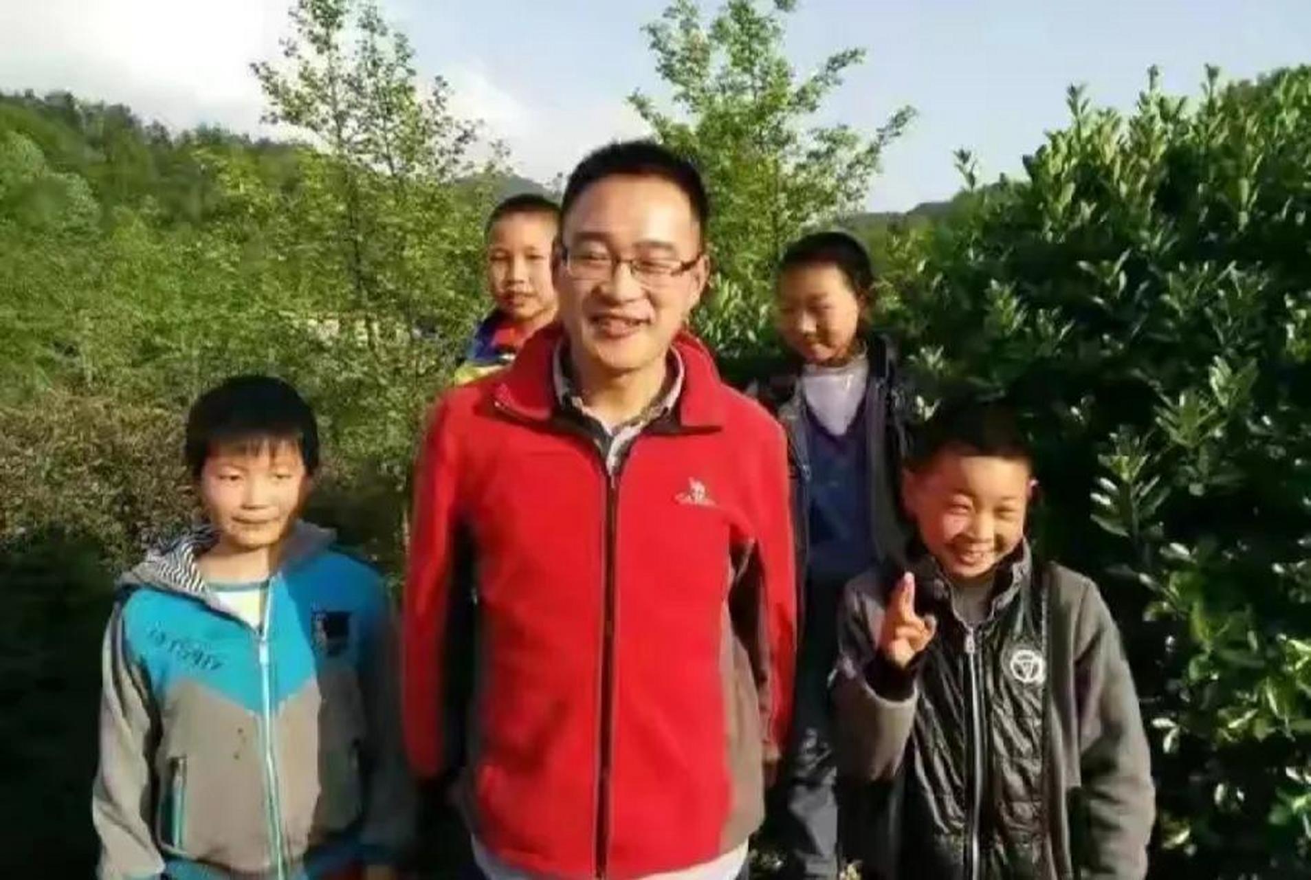 "袁辉"一个普通的名字,却有着让人肃然起敬的事迹.