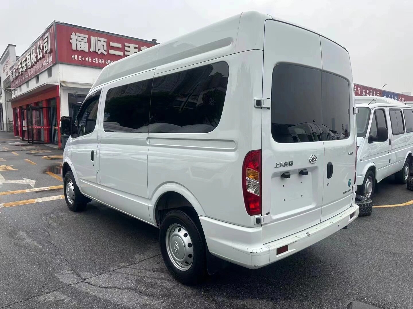 2020上汽大通v80 2022年上汽大通v80短轴中顶5座自动挡,国六排放,原厂