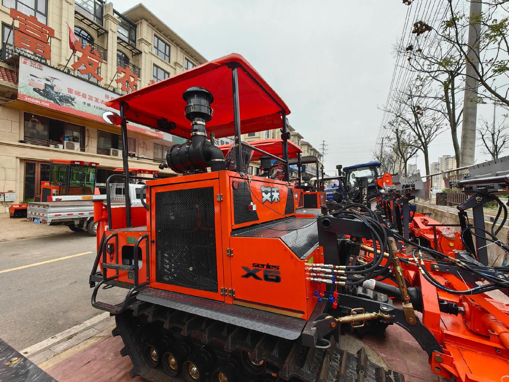 艾禾新款x6履带旋耕机上市了.