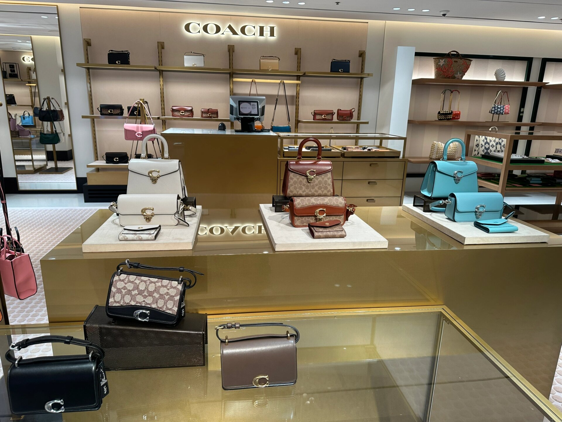 香港蔻驰coach 专卖店