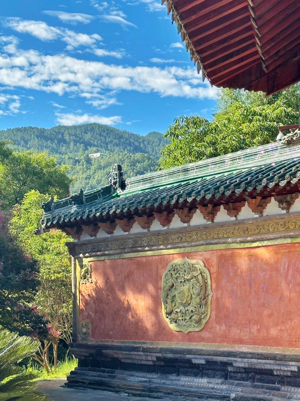 西南小紫禁城,绵阳平武报恩寺 刚入报国寺正门,映入眼帘的就是一个