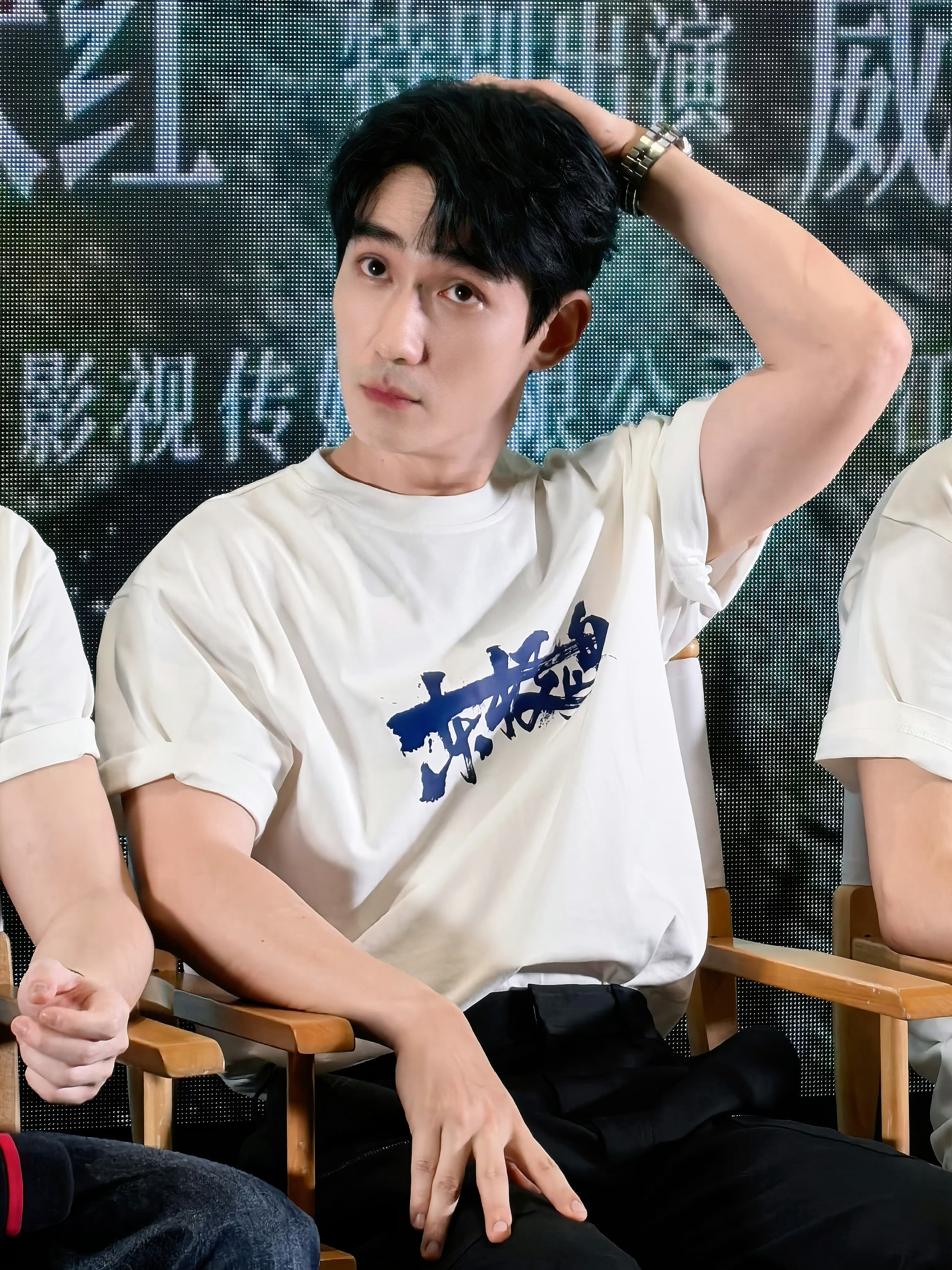 朱一龙吃货属性暴露# 朱一龙 吃货证据又加一脱口而出的"生腌"是呐侣