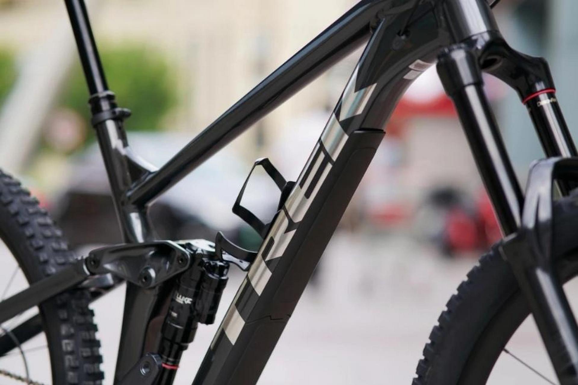 slash是一款耐力型山地自行车,为辽阔的全山地形打造.