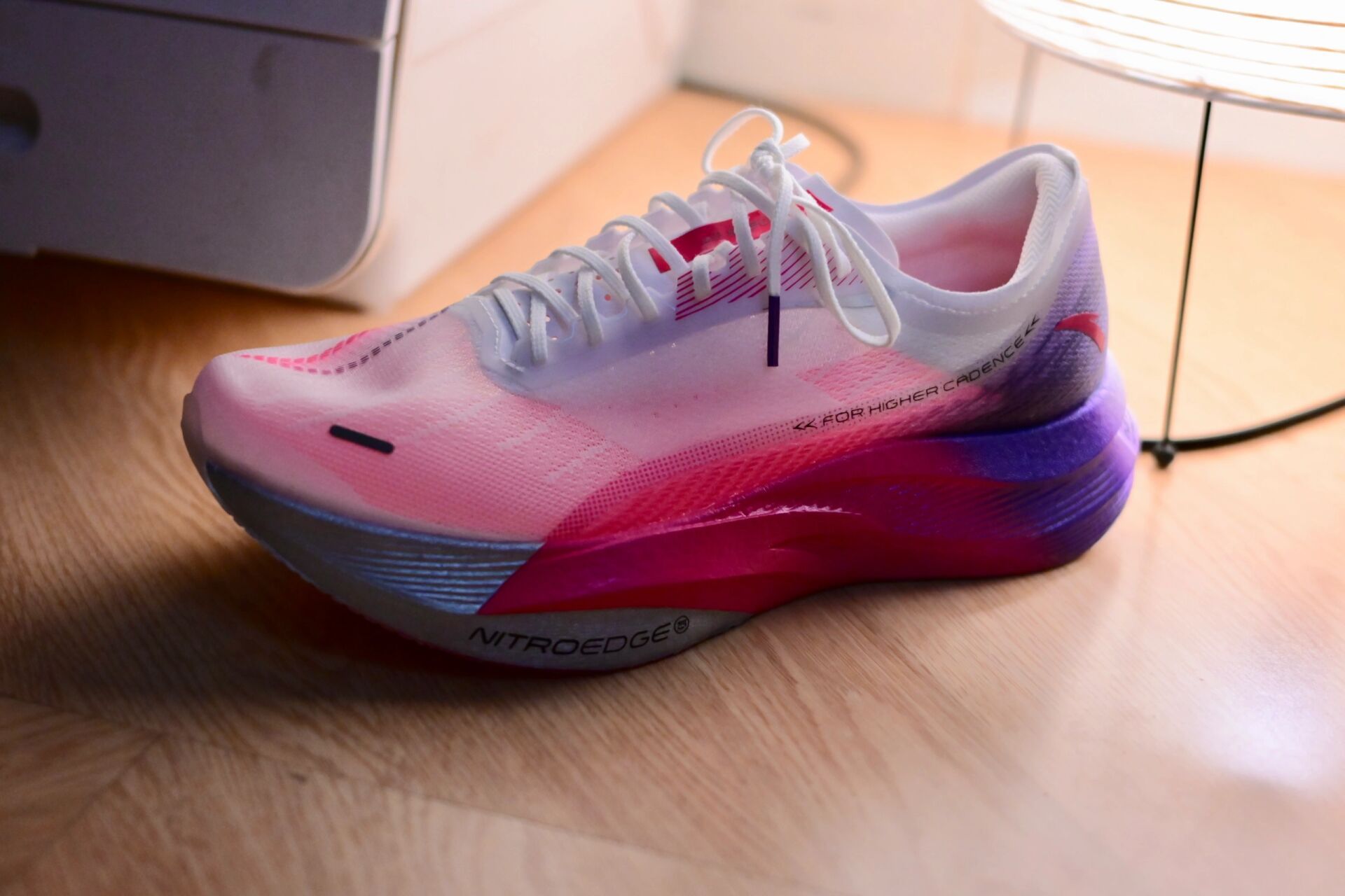 安踏c202 5 gt像凤凰传奇一样 有机会先上脚了c202 5 gt 打开盒子脑海