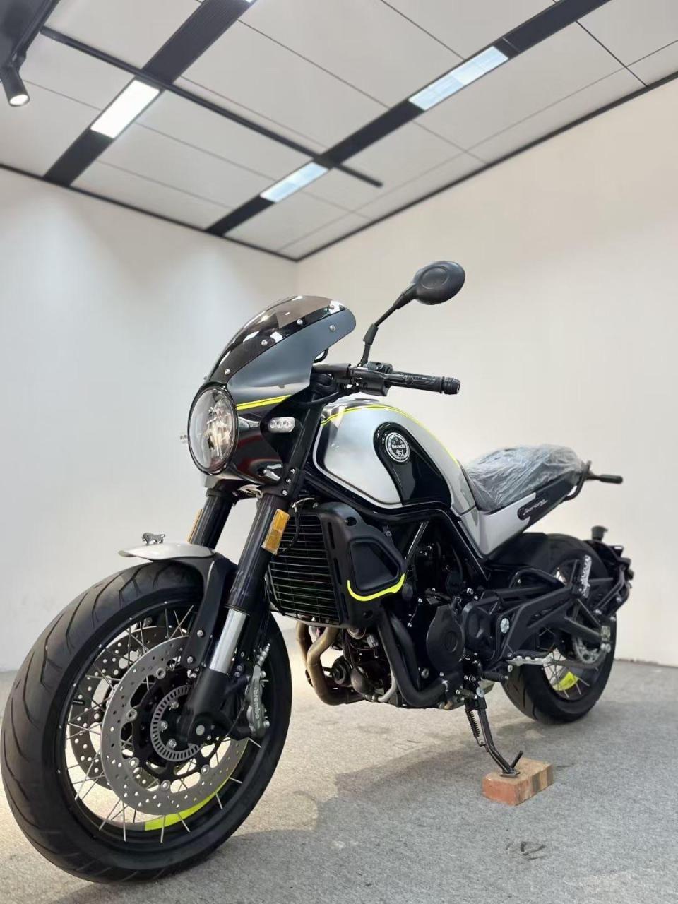 贝纳利幼狮500 sport 顶配版 回笼资金,21.