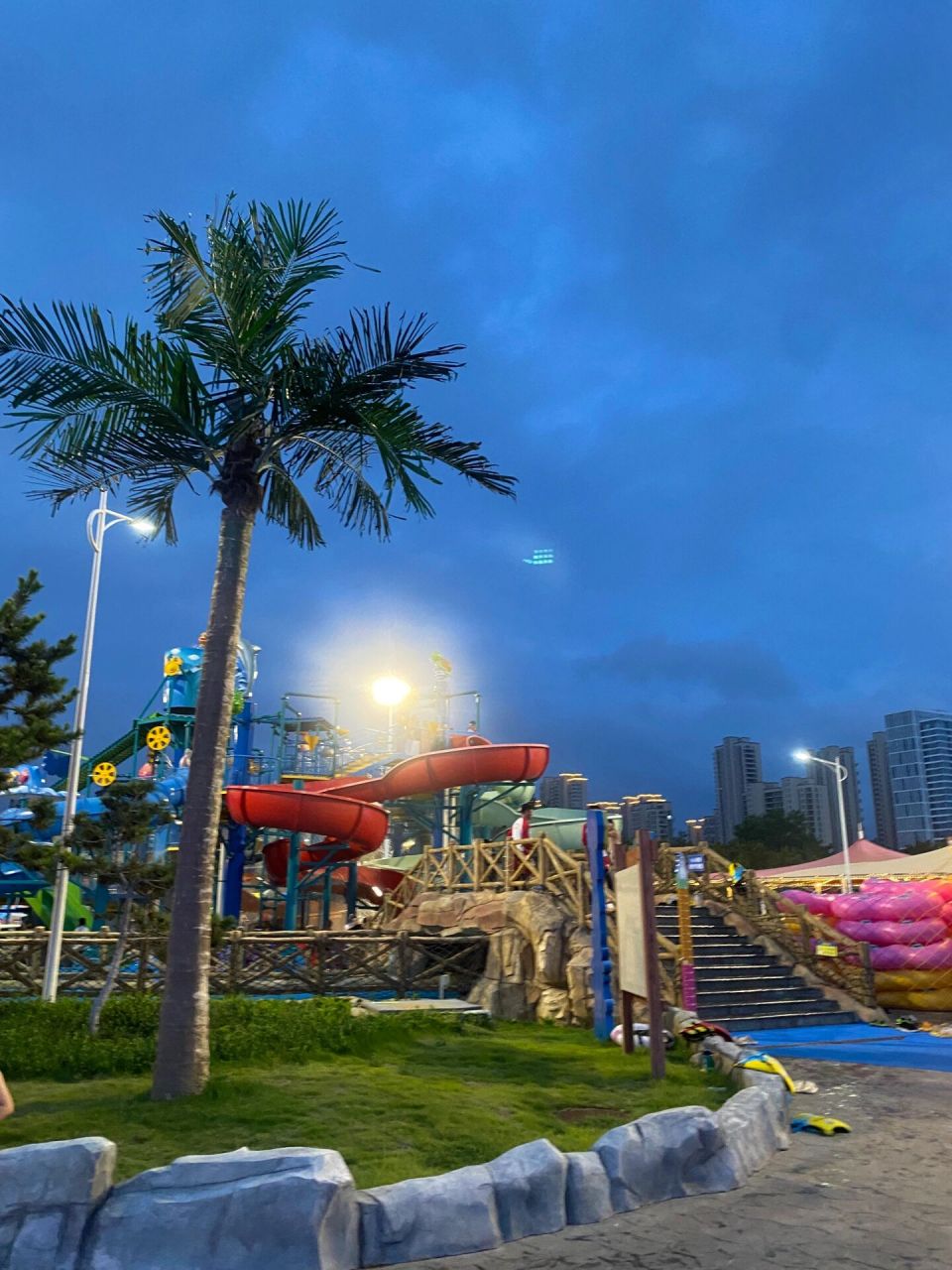 威海水上游乐场!