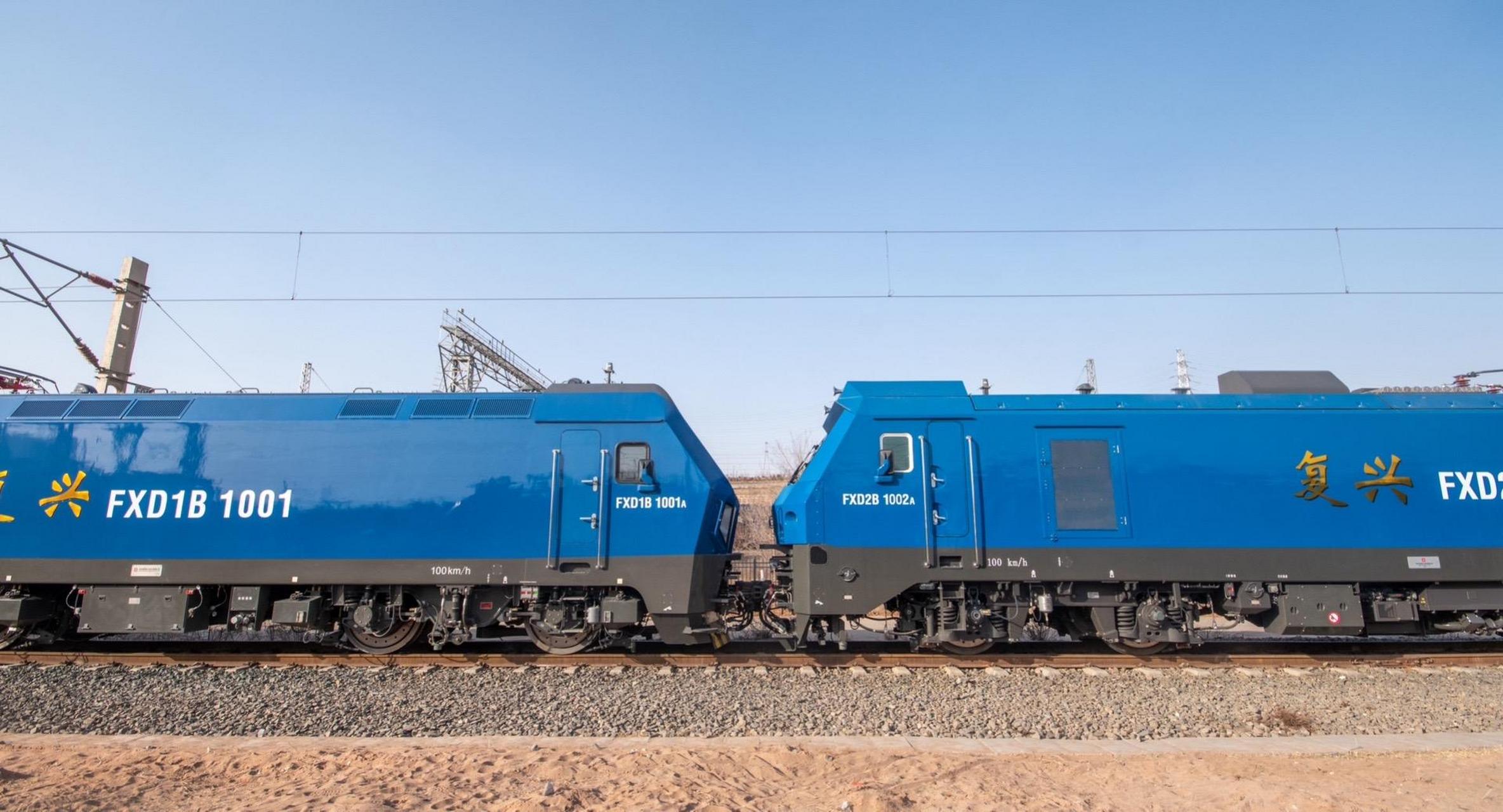 全新复兴八轴亮相兰渝.25t轴重的fxd1b与fxd2b顺利完成兰渝线坡起实验