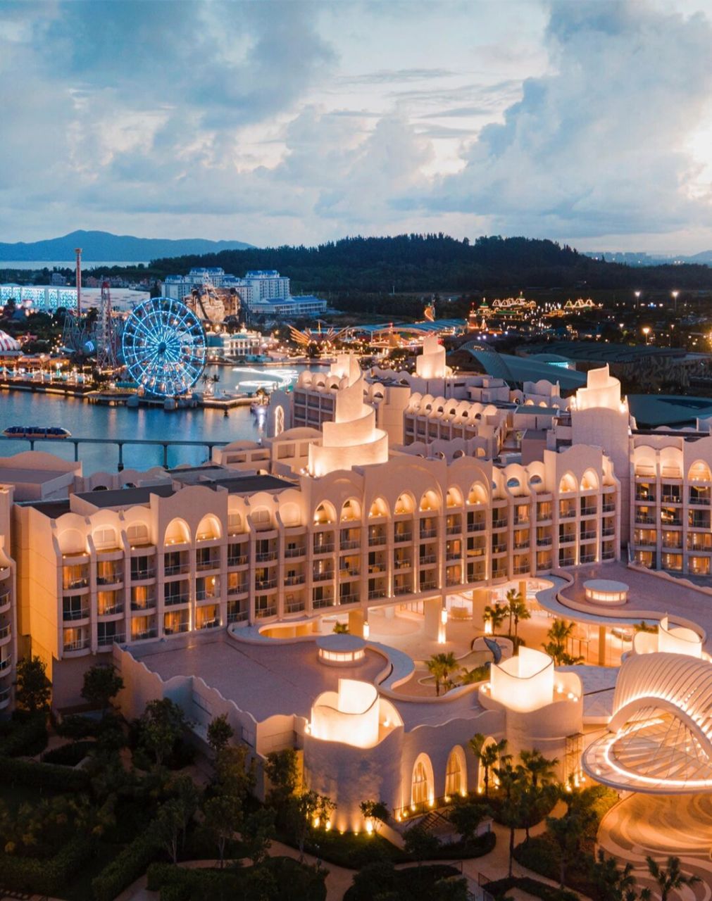 海南万众瞩目的#海南陵水# 全新五星级酒店 #海南富力海洋欢乐世界