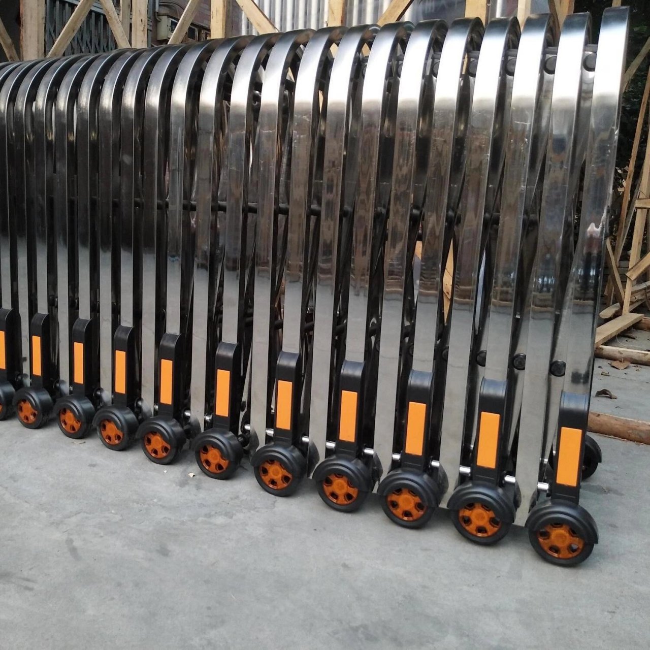 手动推拉路障伸缩高速不锈钢铝合金移动护栏 手动推拉路障伸缩高速