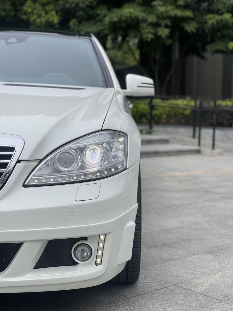 车辆品牌配置:巴博斯50s4m 上牌登记日期:2013年3月 行驶里程:实表9