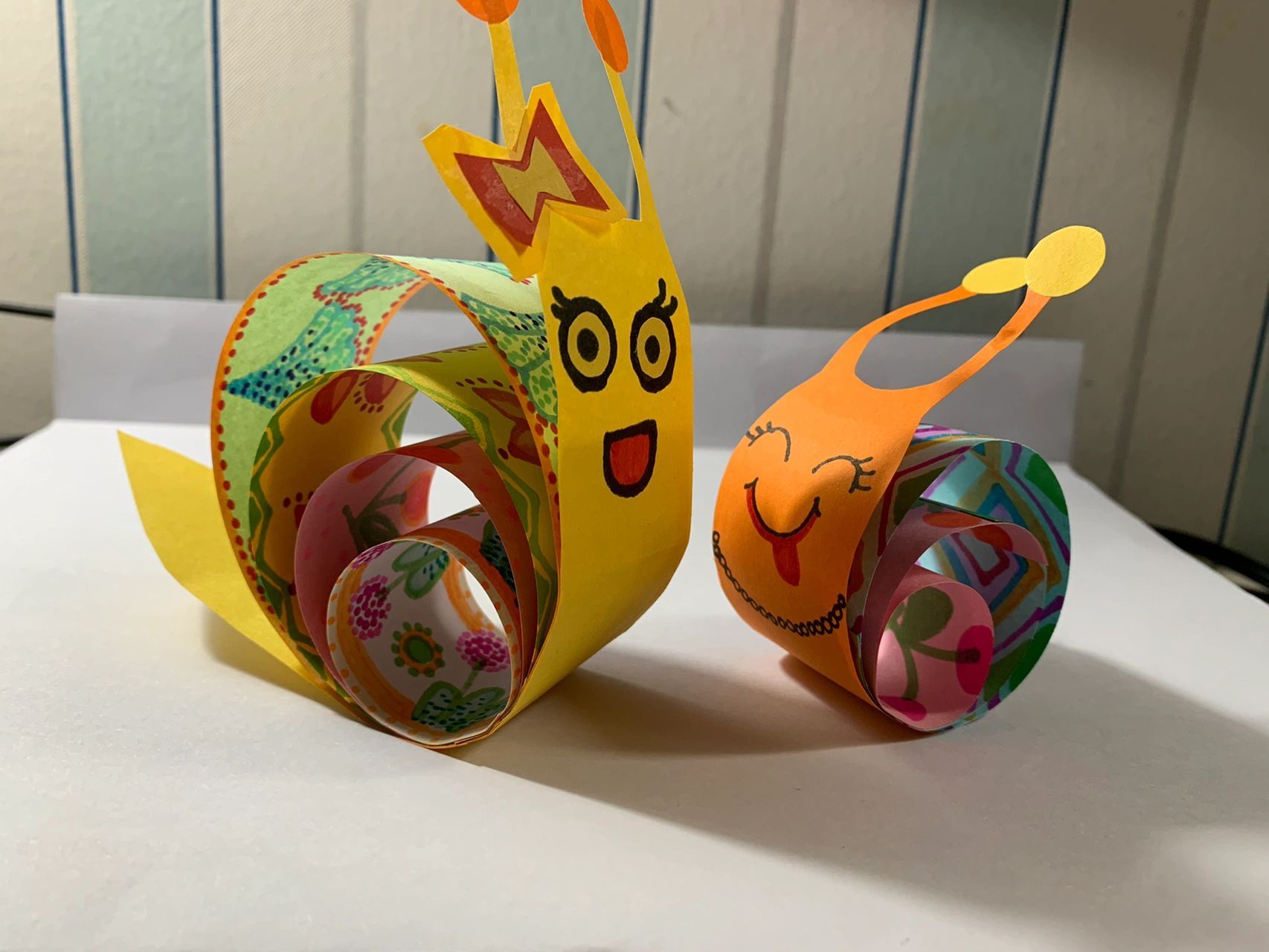 二年级美术《小蜗牛慢慢爬》 这周依然是线上课,课前回顾学生作业