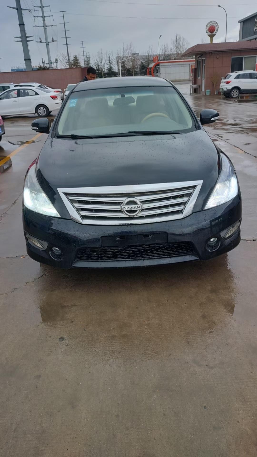 2012年日产大天籁自动挡车型