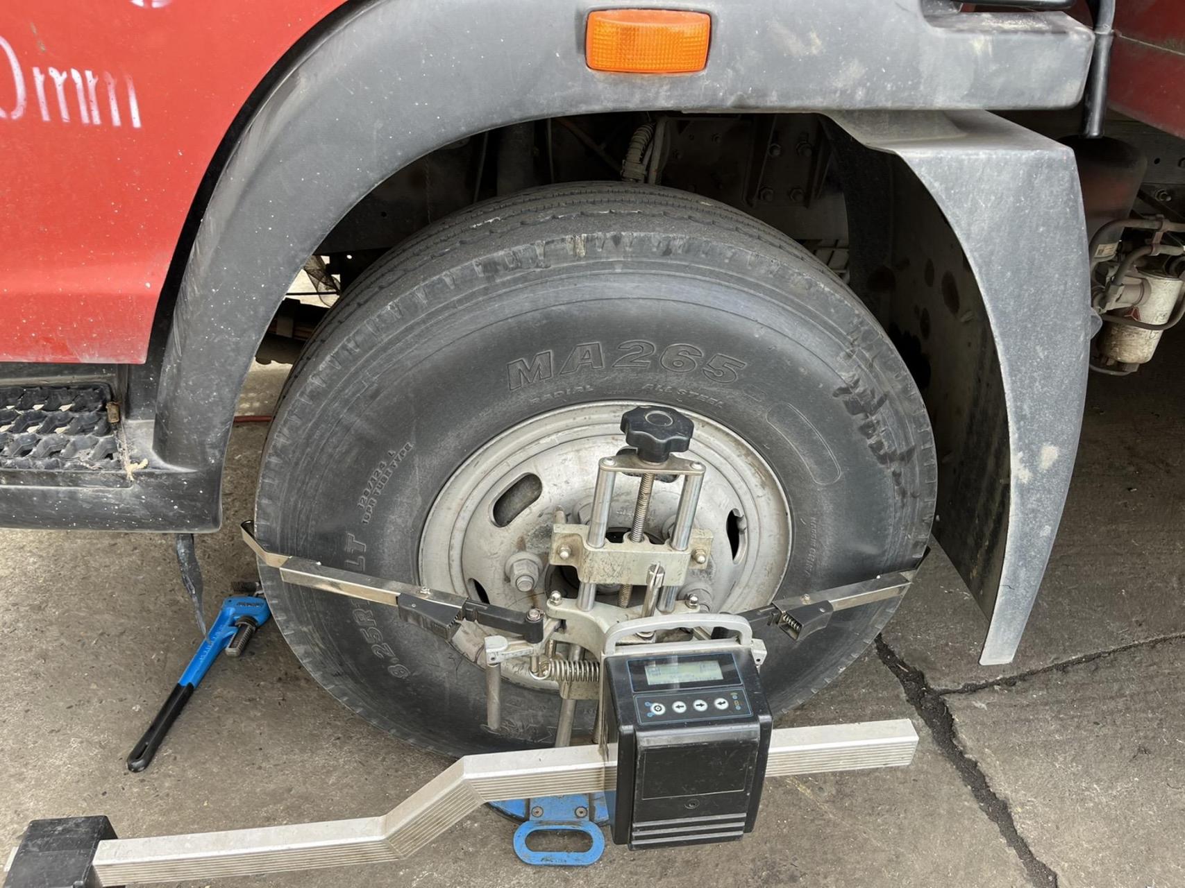 朋弟大车四轮定位.